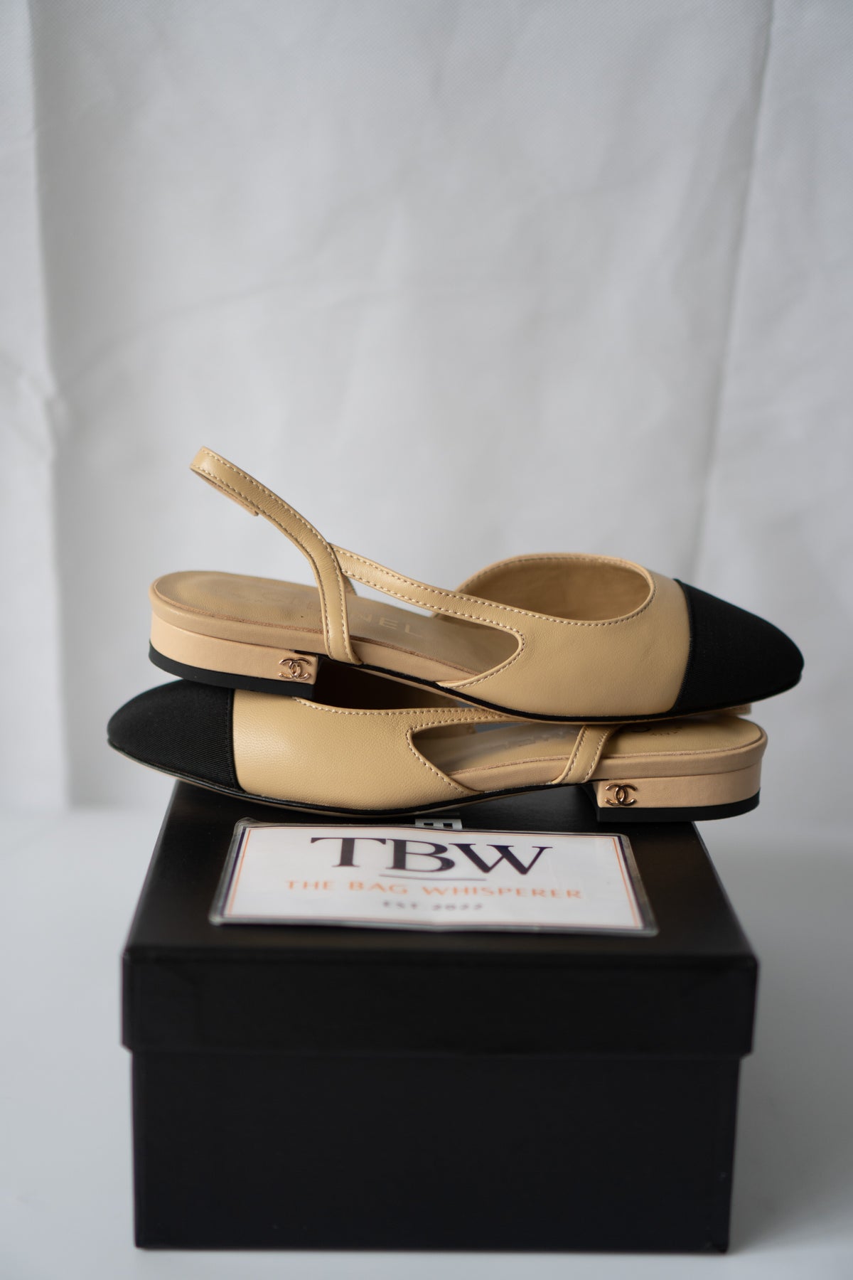 Classic Two-Tone Slingback Flats – Beige Leather with Black Grosgrain Toe