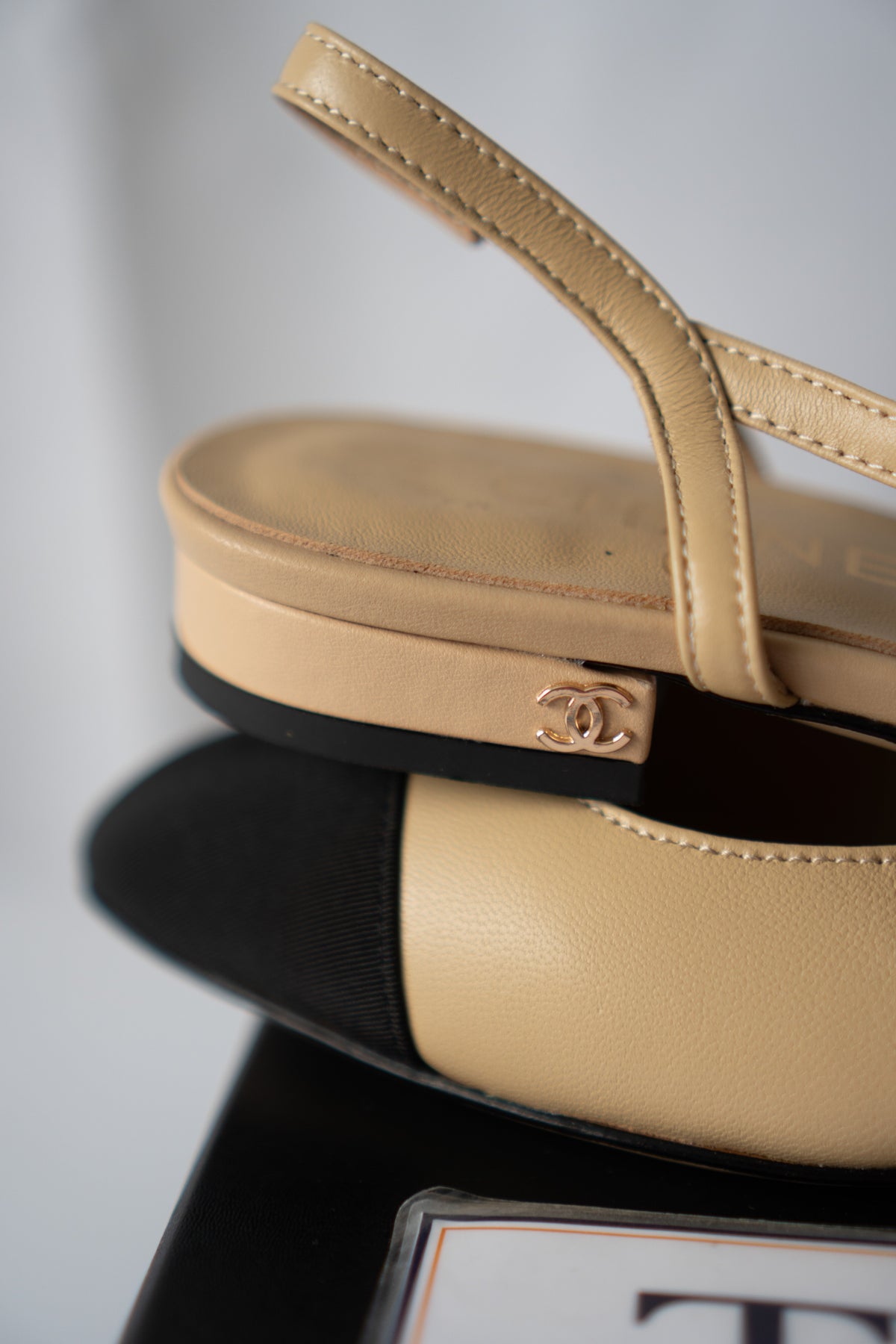 Classic Two-Tone Slingback Flats – Beige Leather with Black Grosgrain Toe