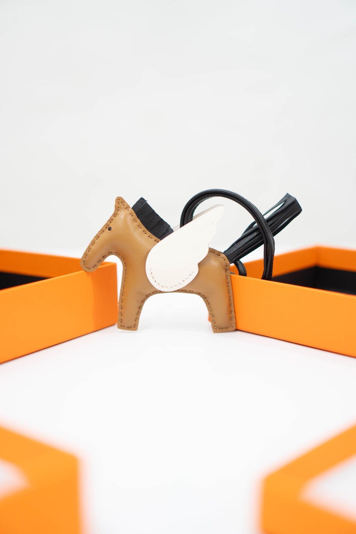 Rodeo Pegase PM Bag Charm – Sesame / Craie / Noir