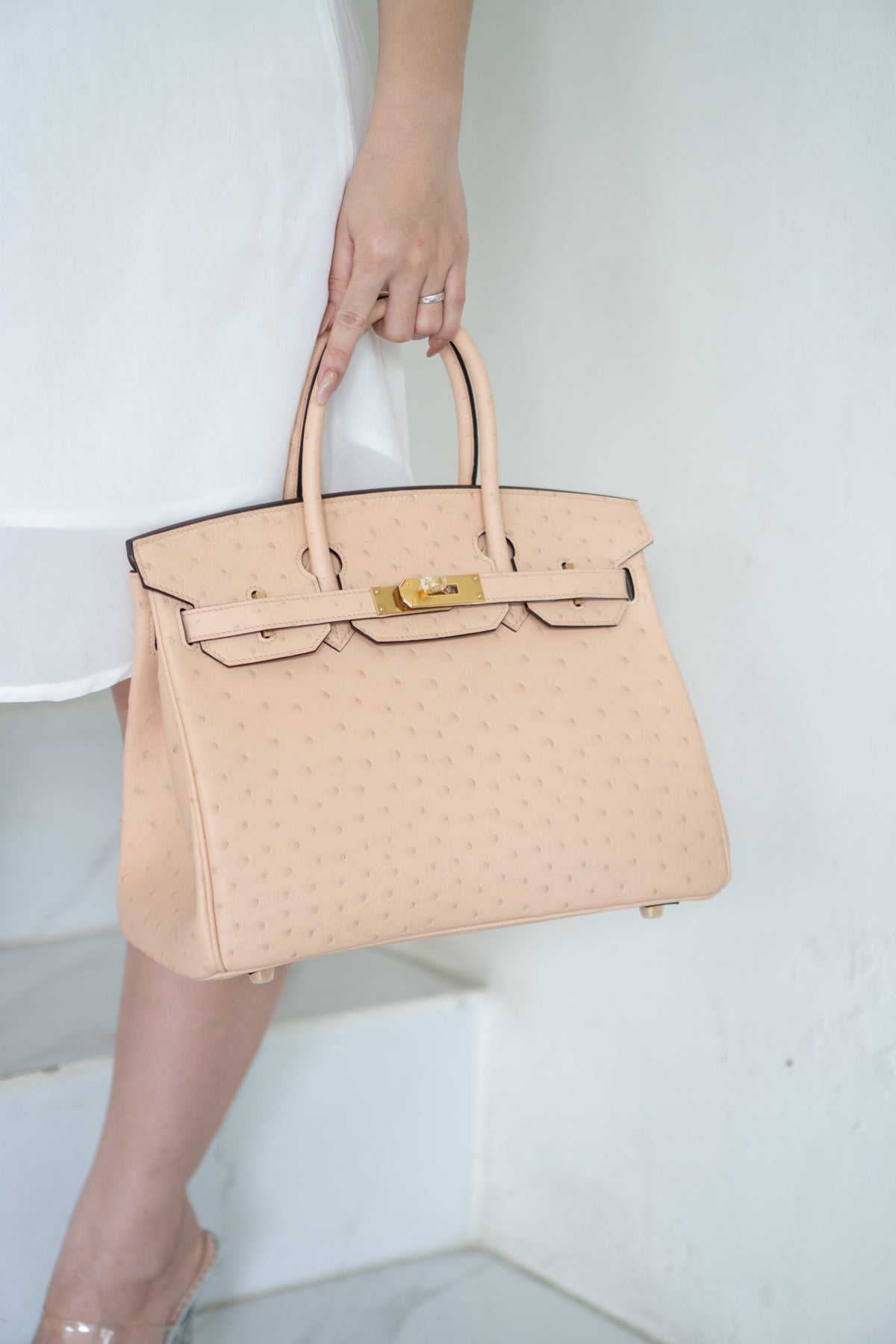 BK 30 – Chai Ostrich with Gold Hardware