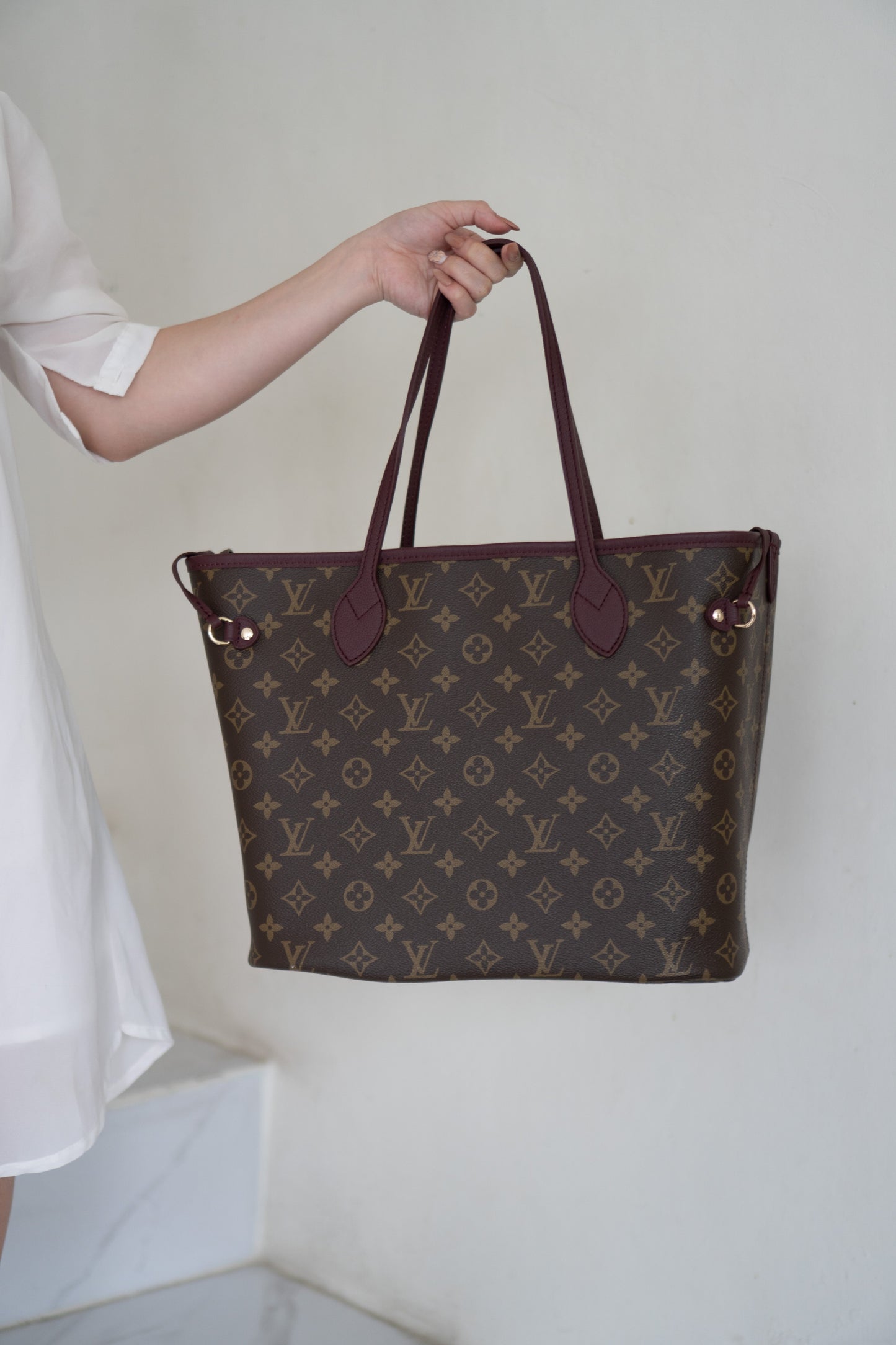 Reversible Tote MM – Burgundy Grained Leather