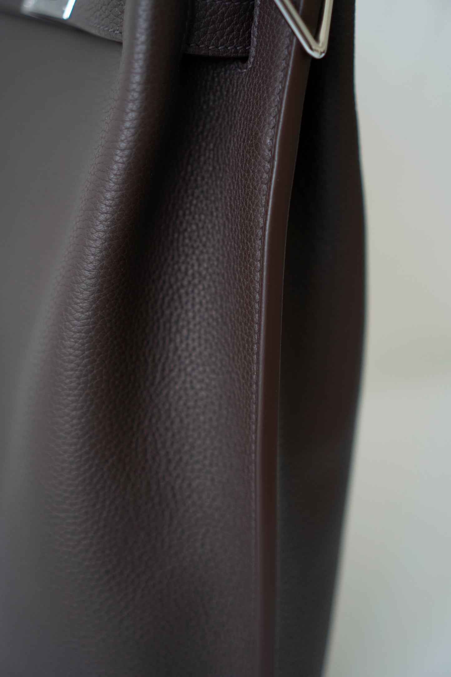 So Kelly 22 in Ebene Clemence Leather with Palladium Hardware