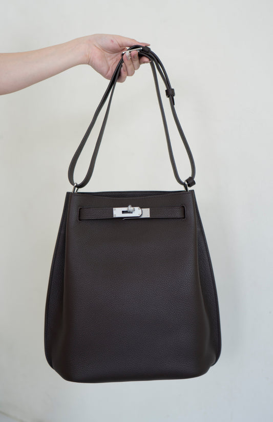 So Kelly 22 in Ebene Clemence Leather with Palladium Hardware