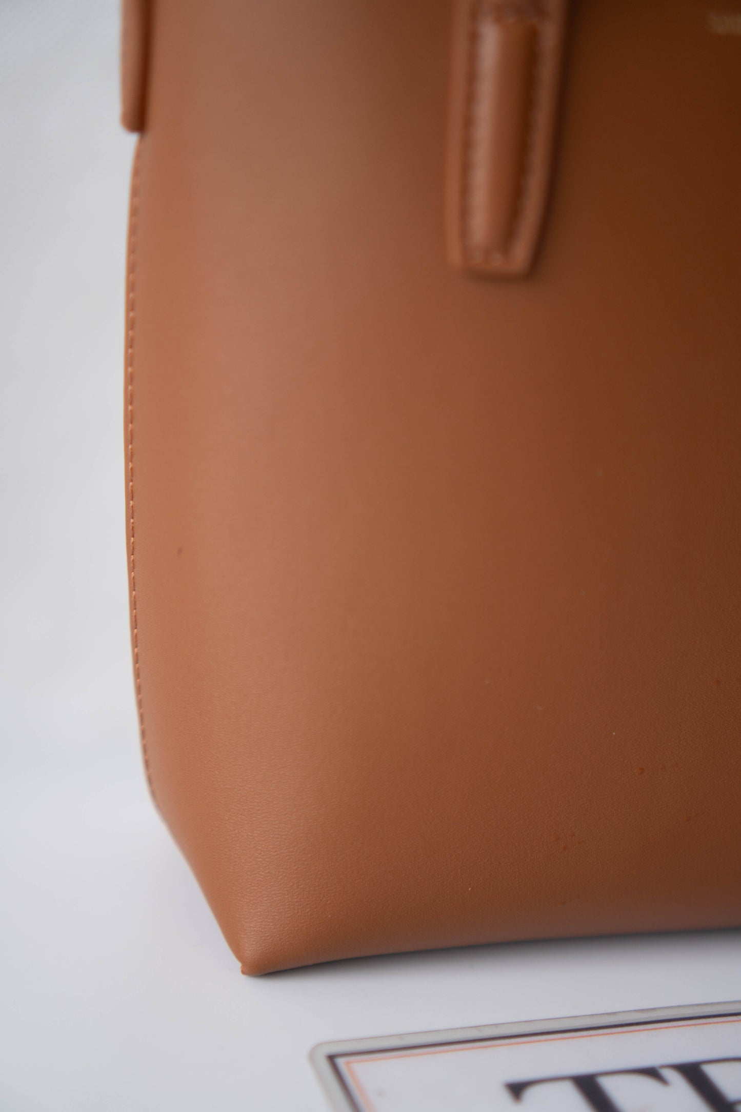Toy Shopping Tote Bag – Tan Smooth Leather with Gold Hardware