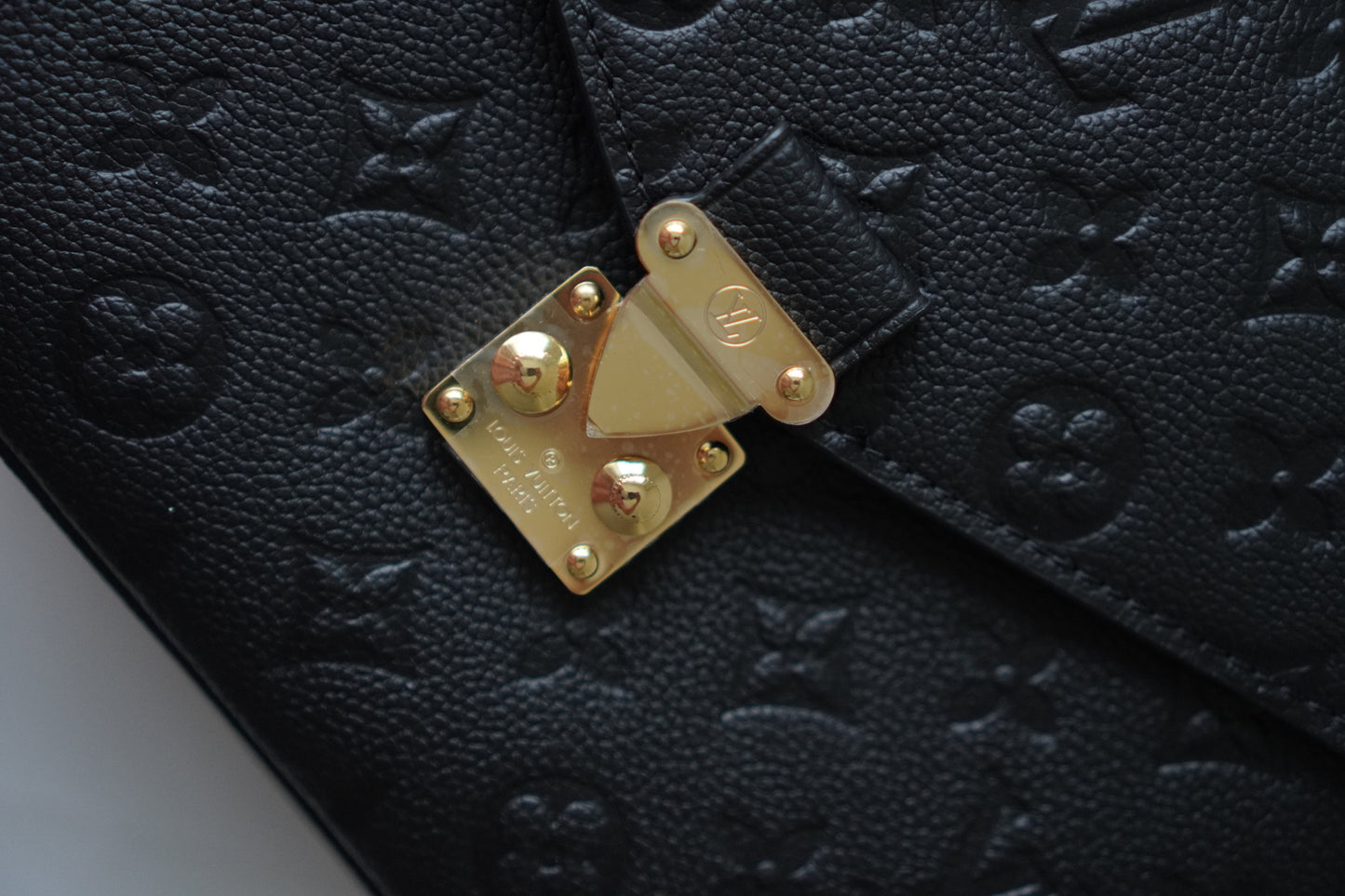 Pochette Metis in Black Empreinte leather