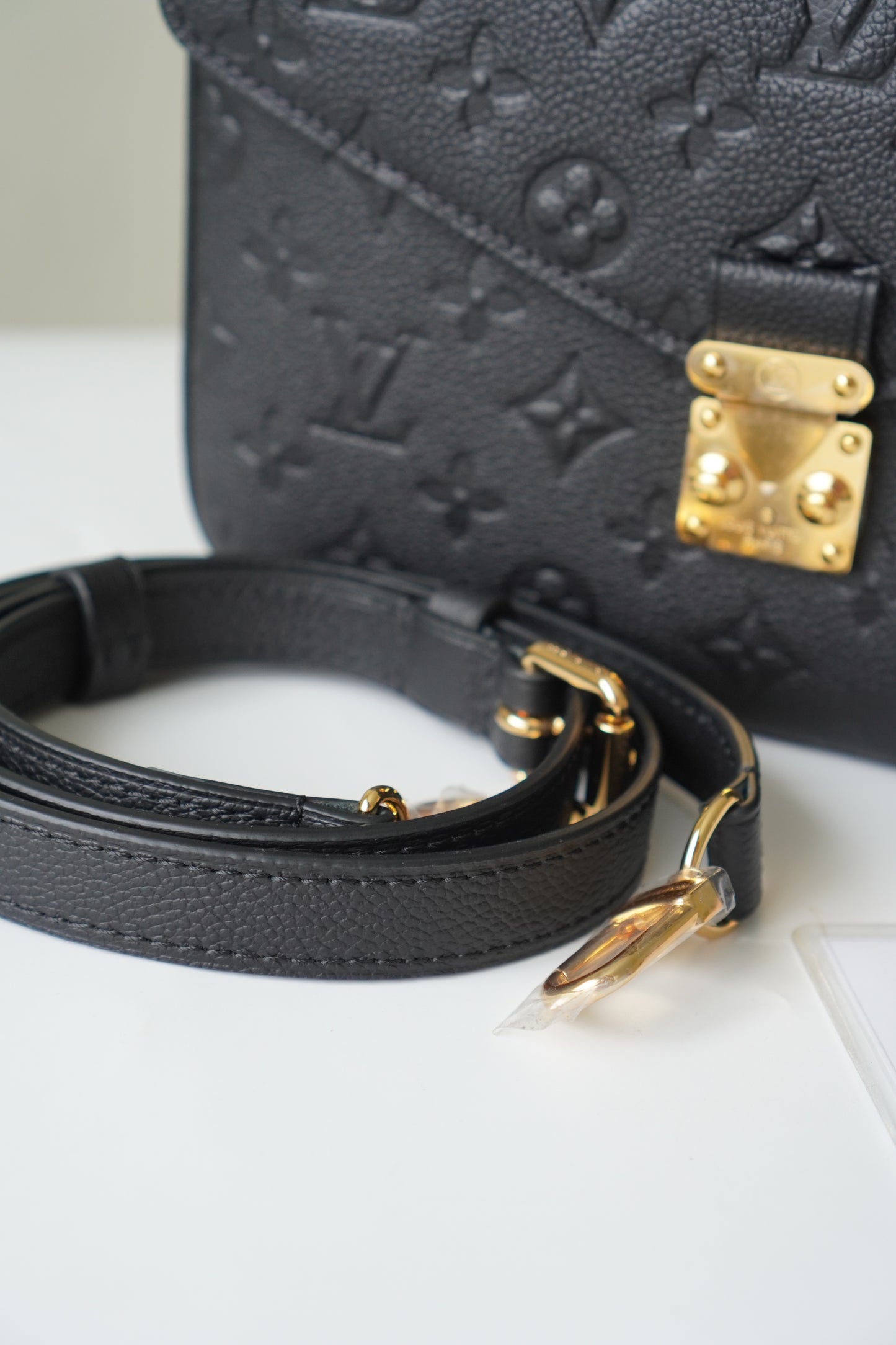 Pochette Metis in Black Empreinte leather