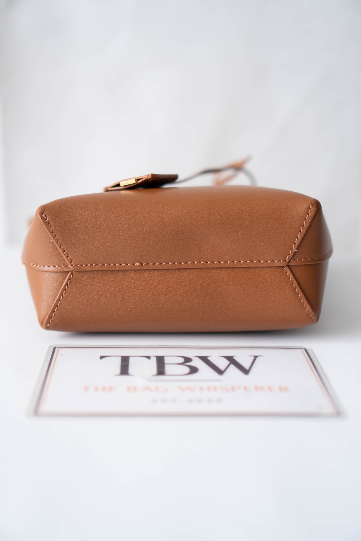Toy Shopping Tote Bag – Tan Smooth Leather with Gold Hardware