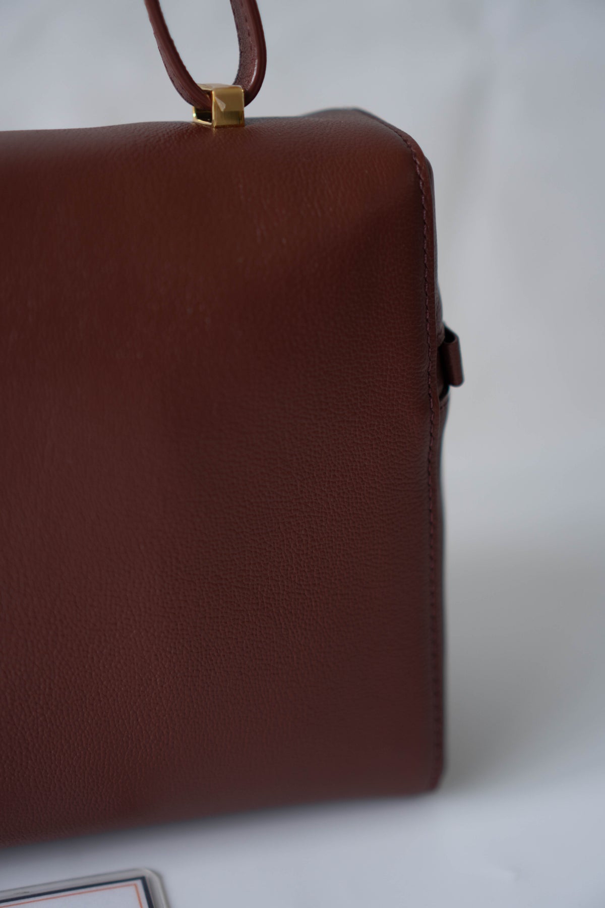LP Extra Pocket L19 Bag – Chestnut Calfskin Leather with Gold Hardware
