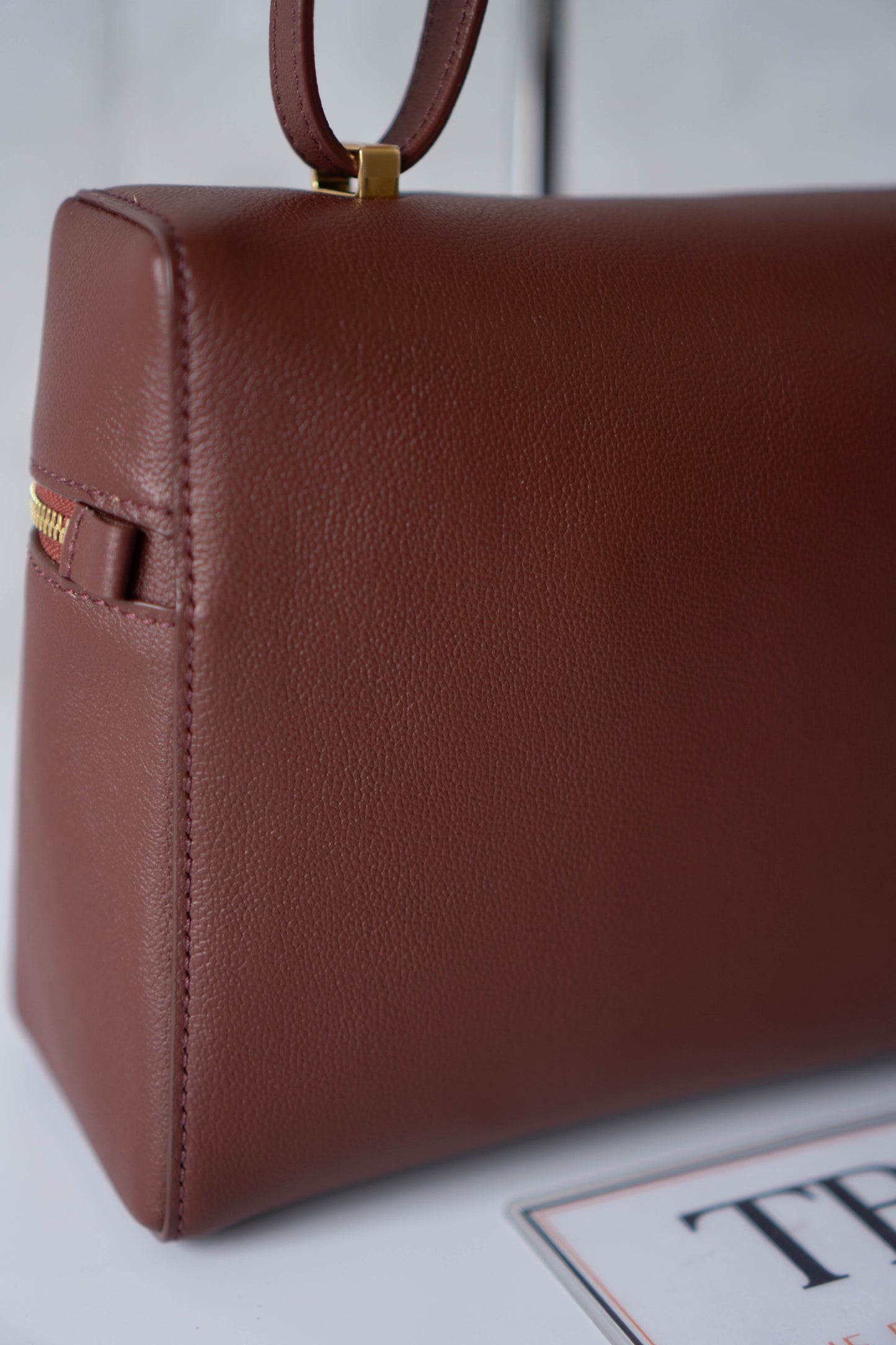 LP Extra Pocket L19 Bag – Chestnut Calfskin Leather with Gold Hardware