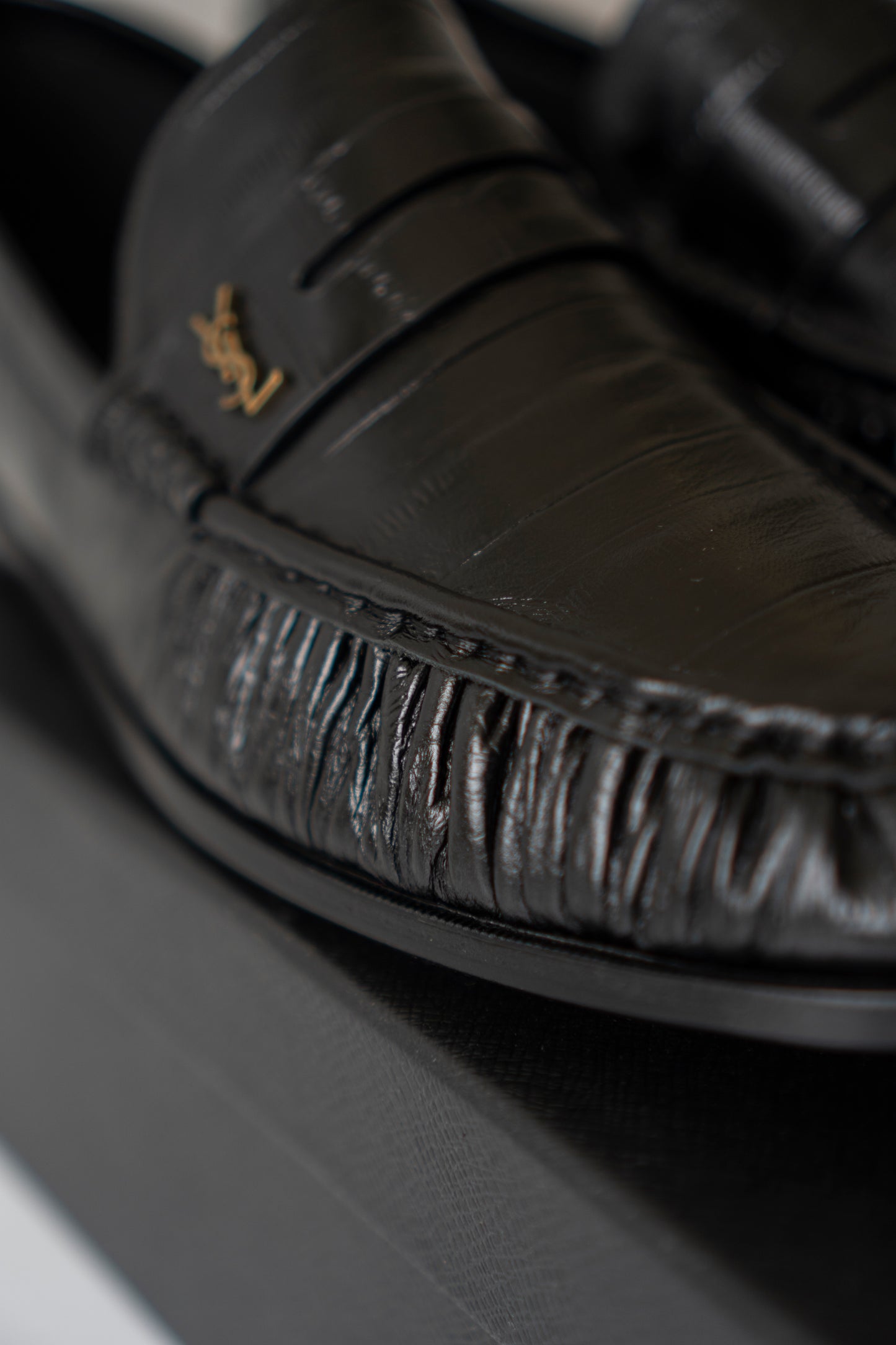 Le Loafer in Black Crinkled Leather