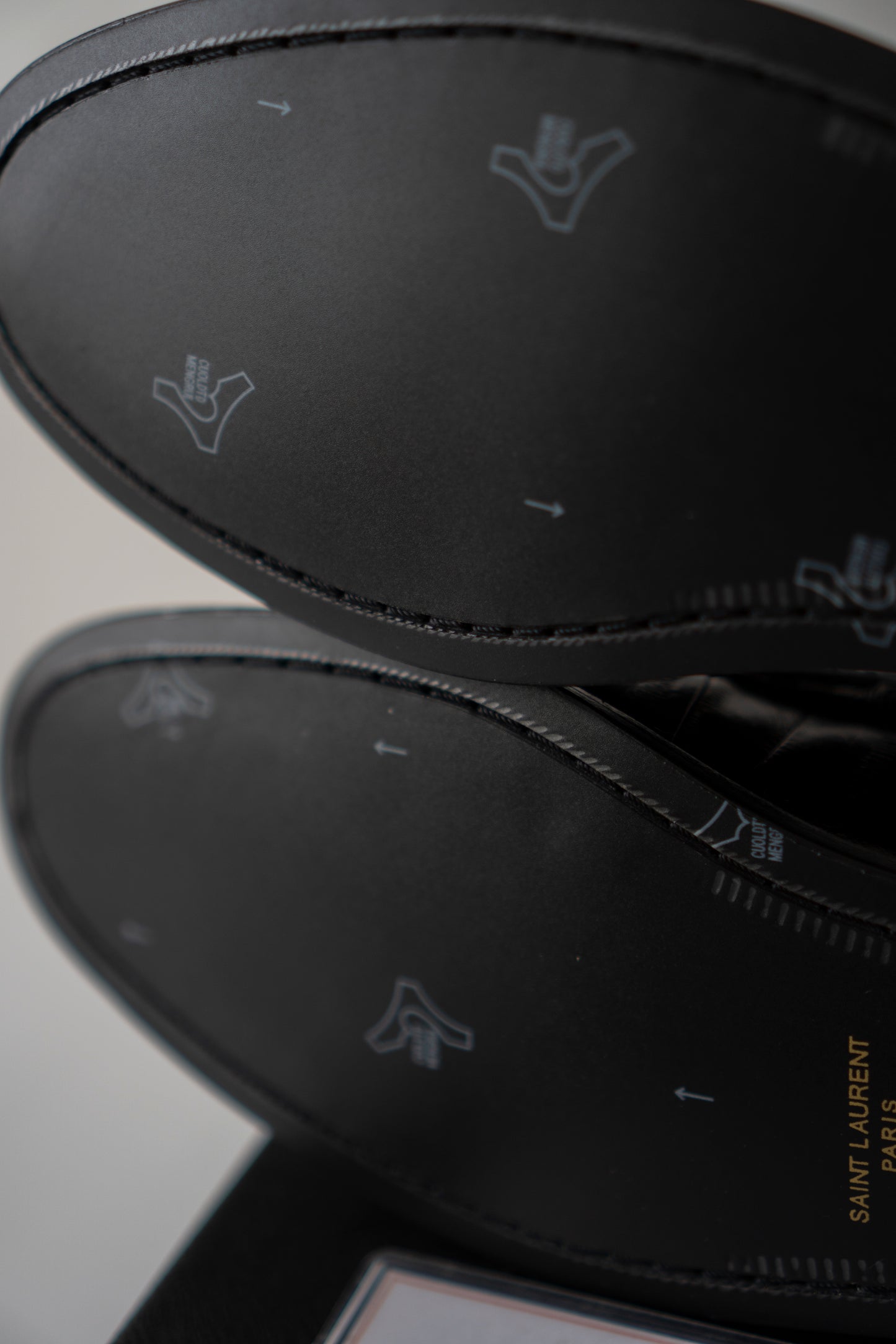 Le Loafer in Black Crinkled Leather