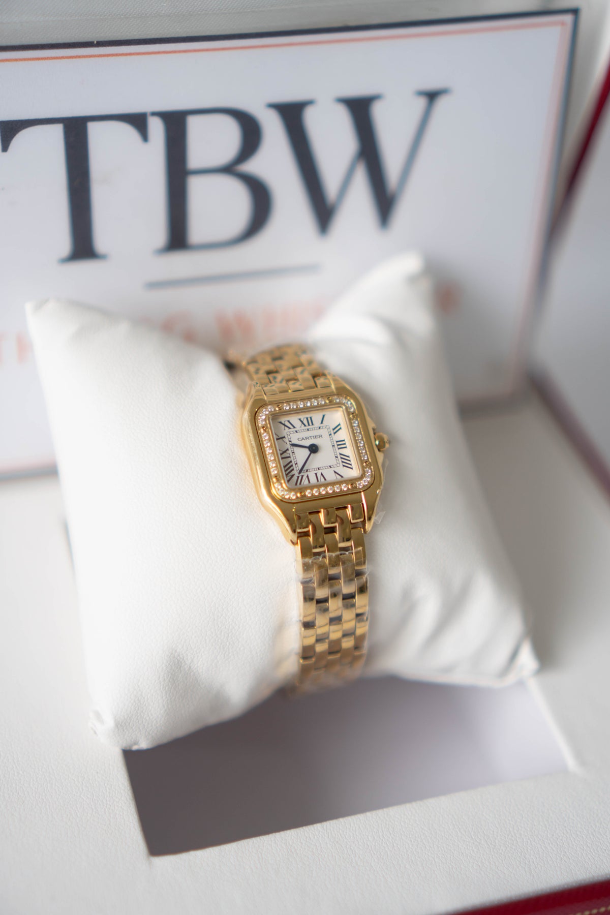 Panthère de Cart Watch – Small Model Yellow Gold with Gem Bezel