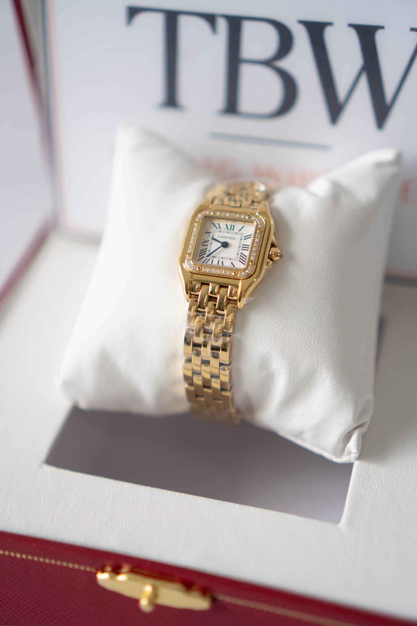 Panthère de Cart Watch – Small Model Yellow Gold with Gem Bezel