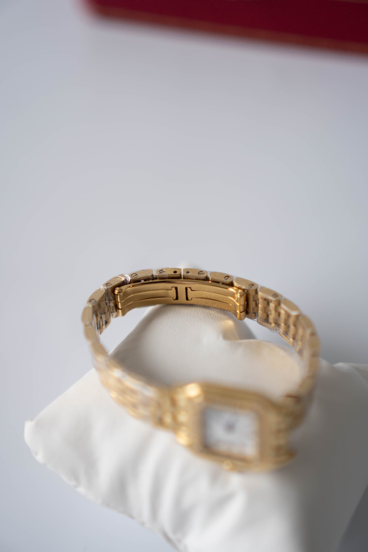 Panthère de Cart Watch – Small Model Yellow Gold with Gem Bezel