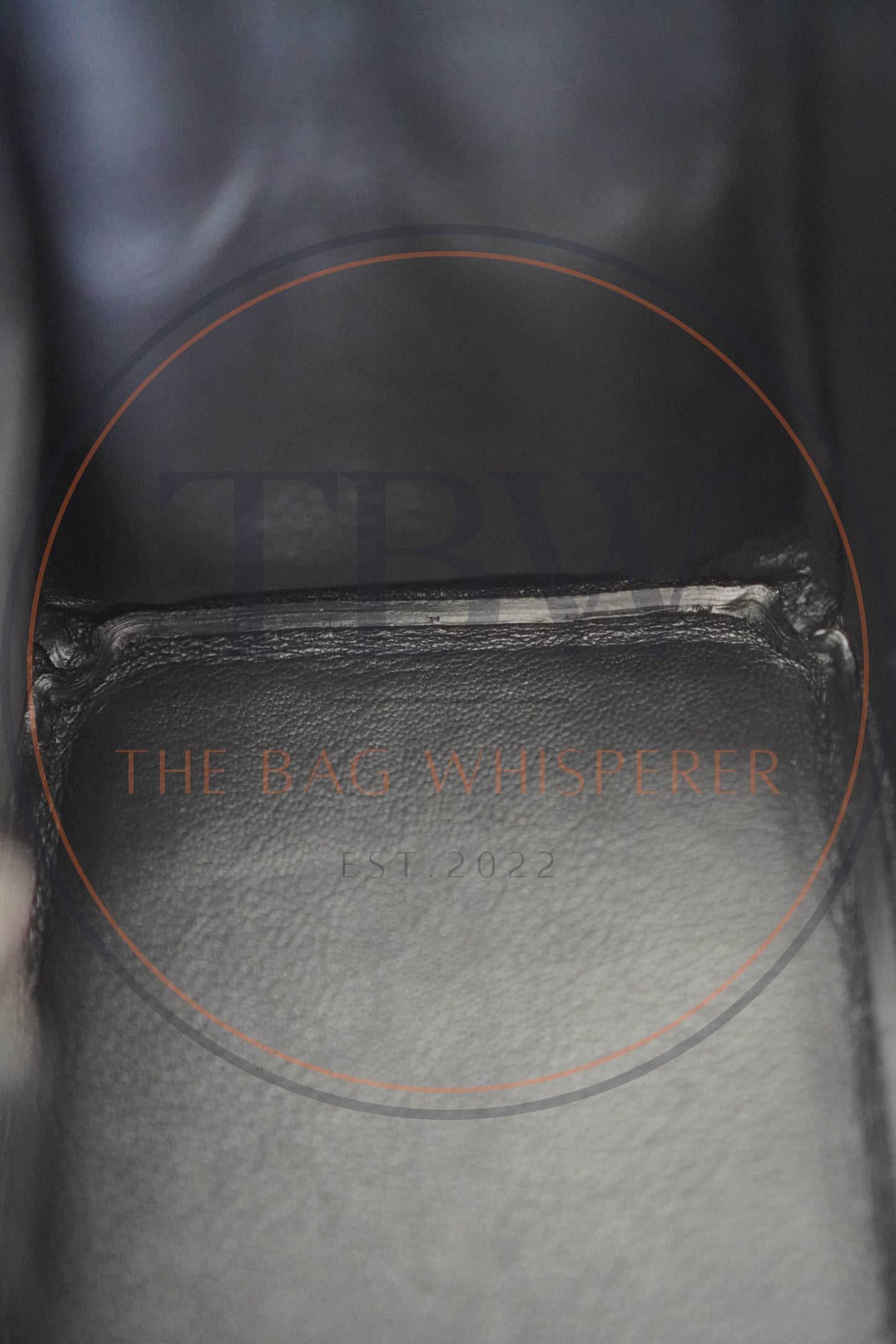 BK 25 So Black Box Leather