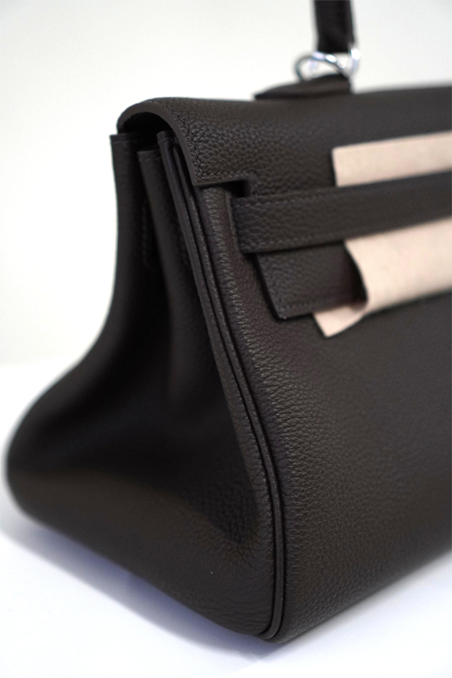 KL Shoulder 42 in Ebene leather