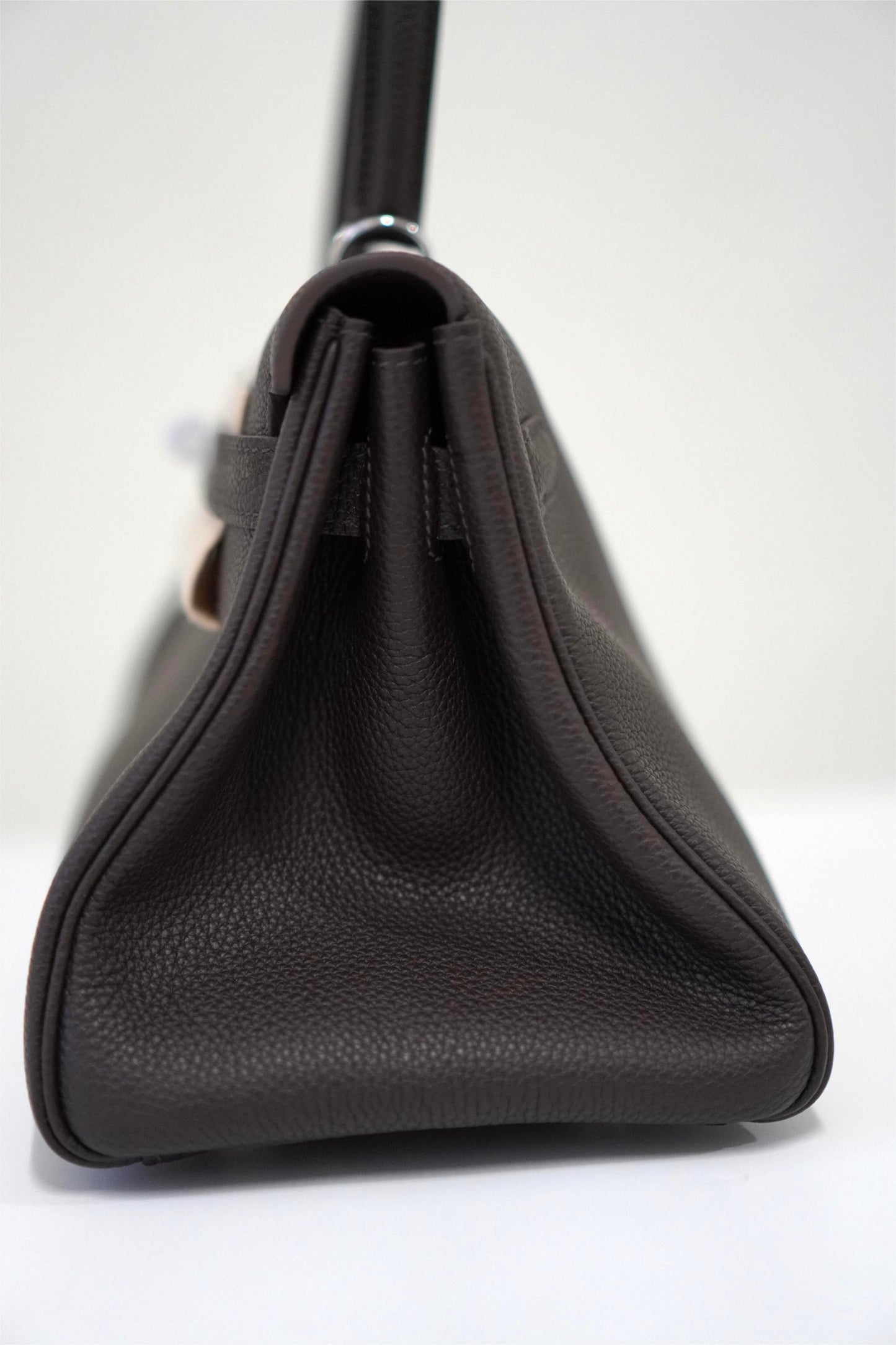 KL Shoulder 42 in Ebene leather
