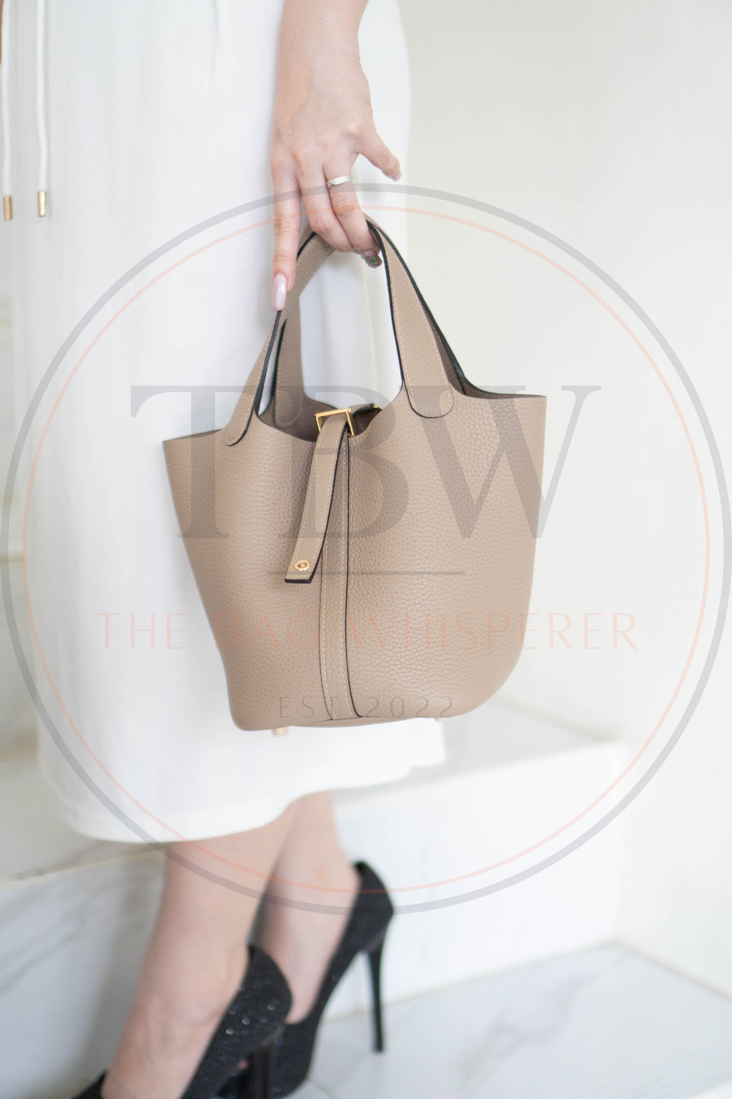 Pico 18 Beton in Clemence leather