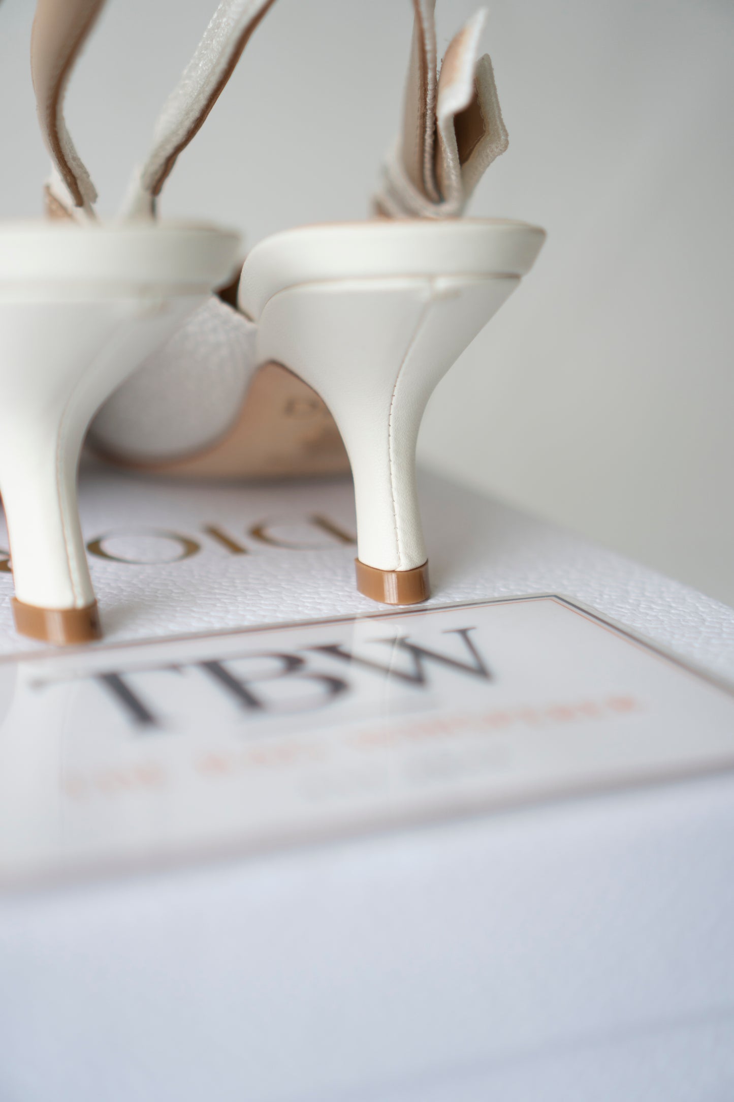 Slingback Pumps – White Pearl Embroidered Cotton
