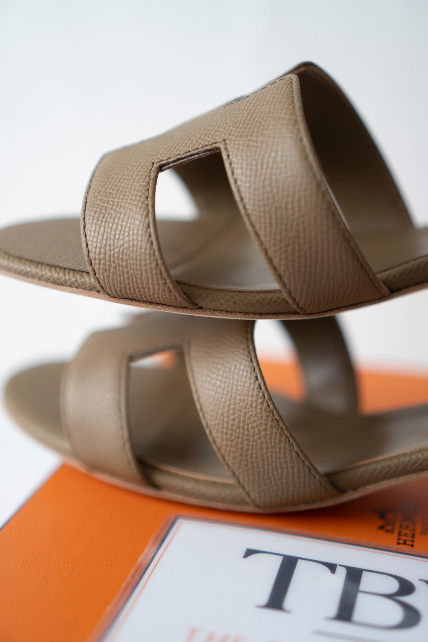 Oasis Sandals – Etoupe Epsom Leather