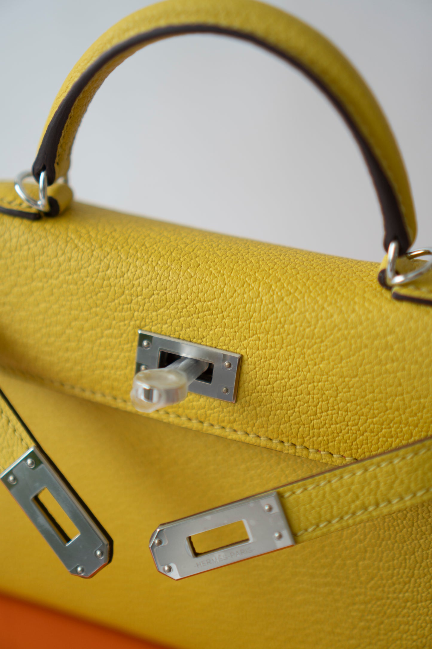 Mini KL II Sellier 20 Verso – Jaune de Naples Chèvre Mysore with Palladium Hardware