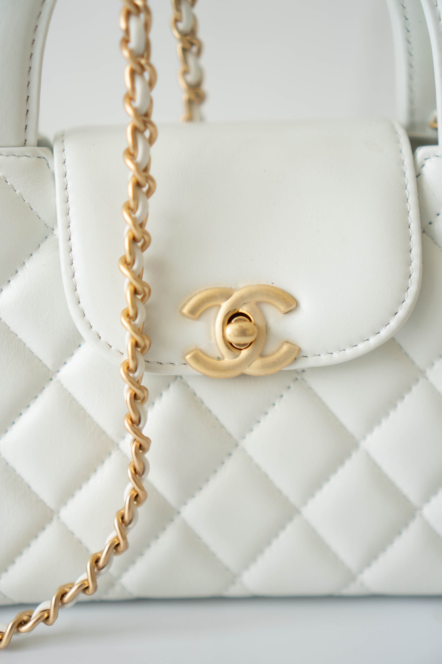 CC Kelly – White Quilted Leather with Gold Hardware