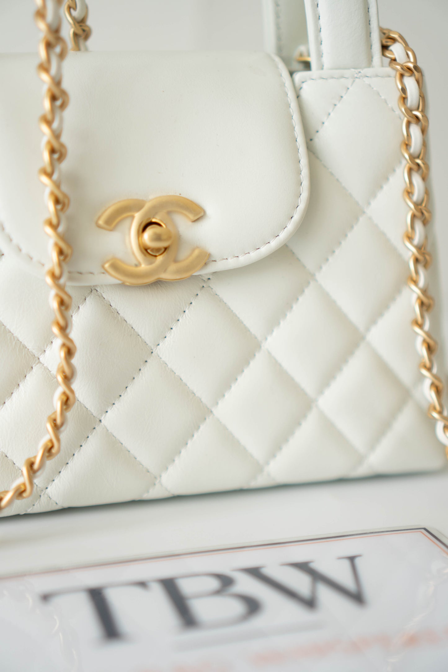 CC Kelly – White Quilted Leather with Gold Hardware