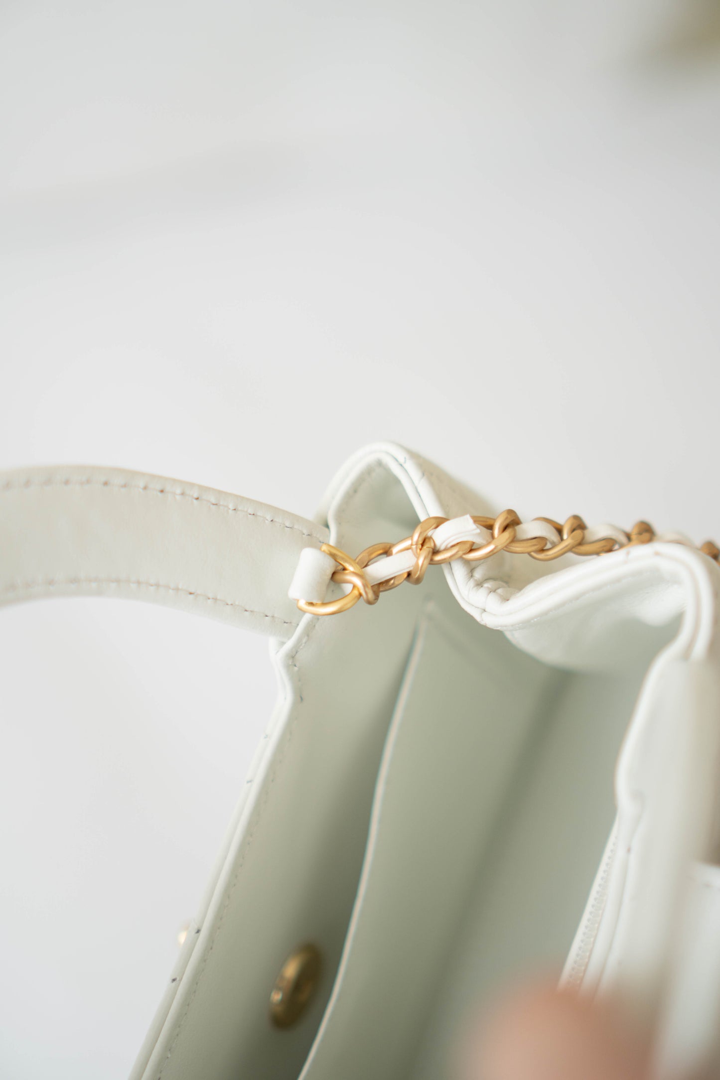 CC Kelly – White Quilted Leather with Gold Hardware