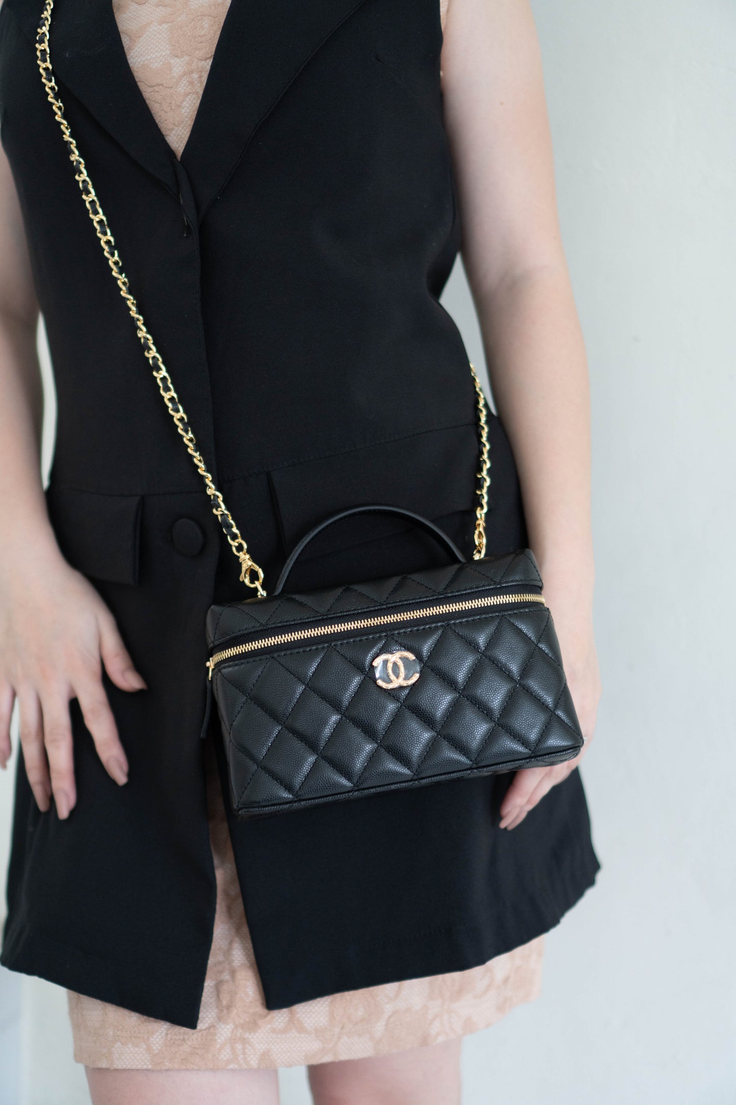 Vanity Case Mini – Black Caviar with Gold Hardware
