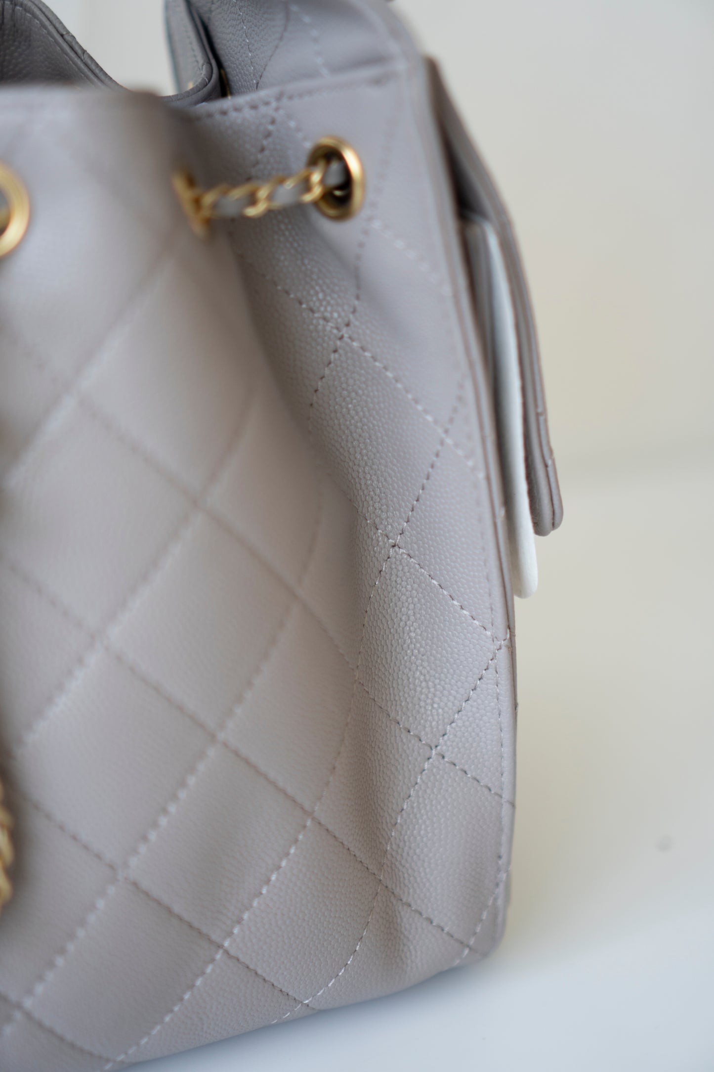 C25 Small Hobo Bag – Grey Caviar with Puple Undertone And Antique Gold Hardware