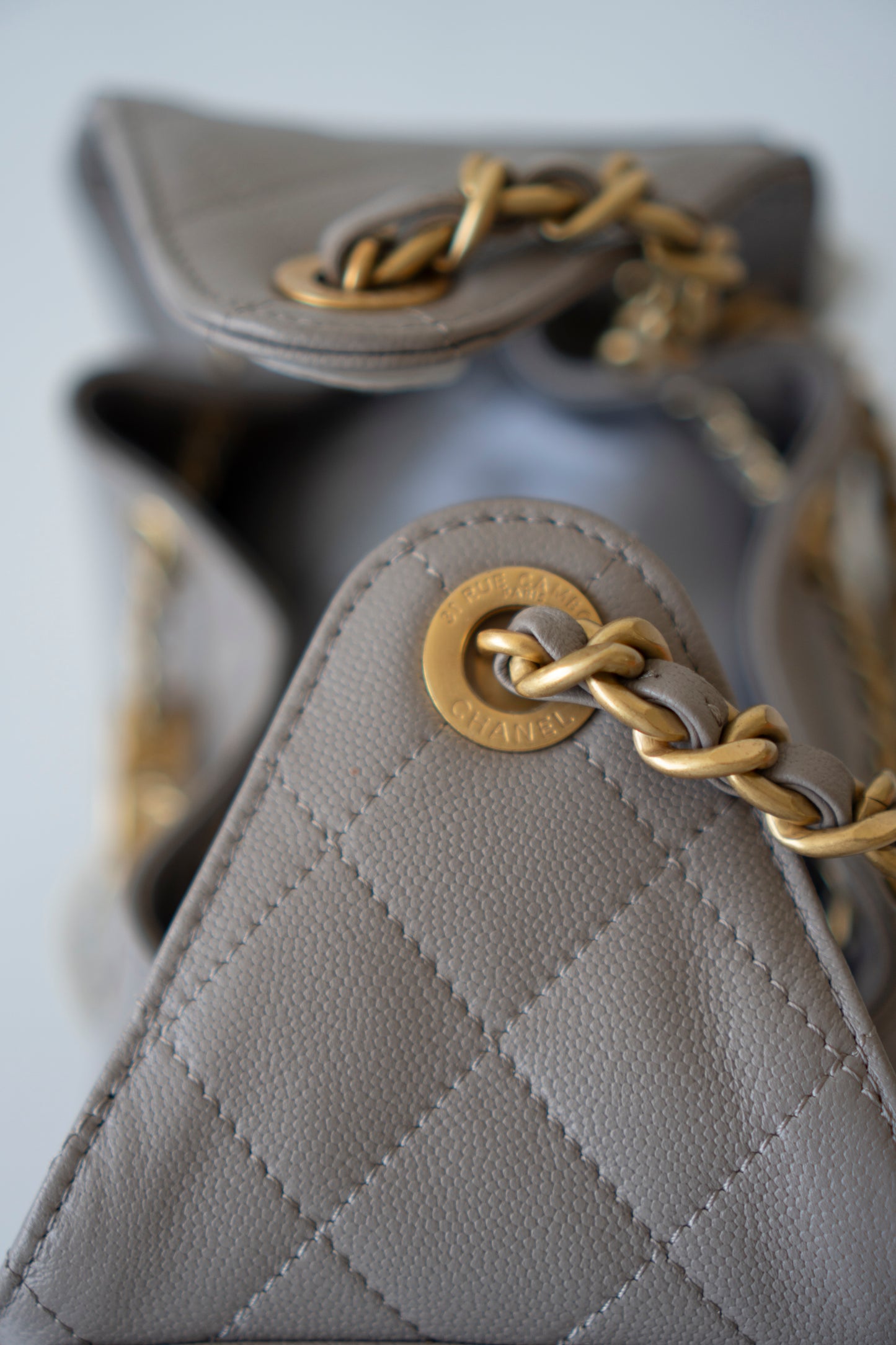 C25 Small Hobo Bag – Grey Caviar with Puple Undertone And Antique Gold Hardware