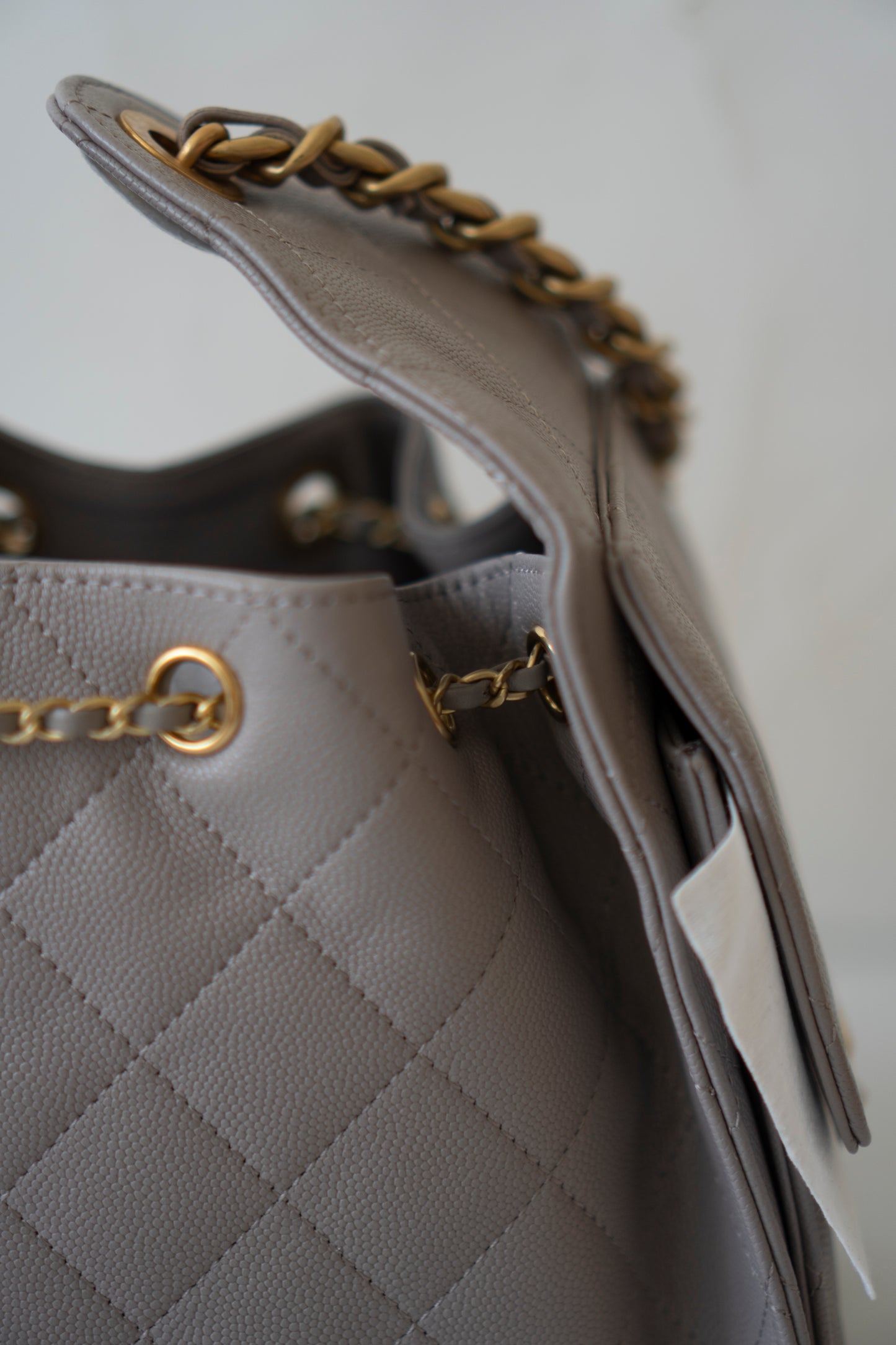 C25 Small Hobo Bag – Grey Caviar with Puple Undertone And Antique Gold Hardware