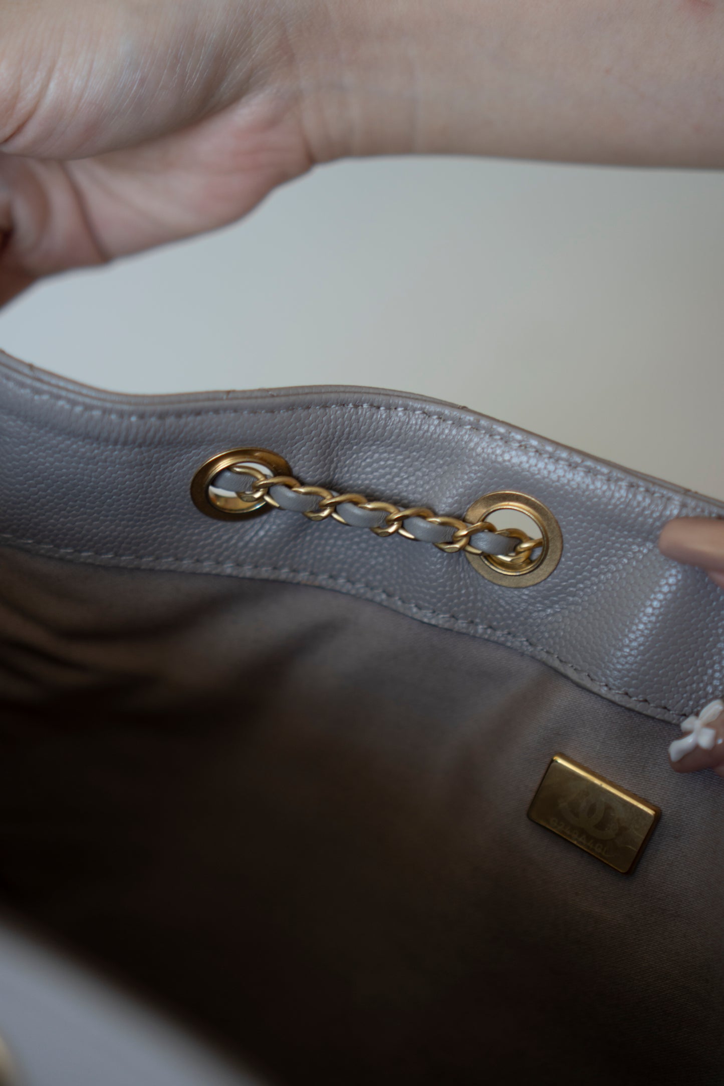 C25 Small Hobo Bag – Grey Caviar with Puple Undertone And Antique Gold Hardware