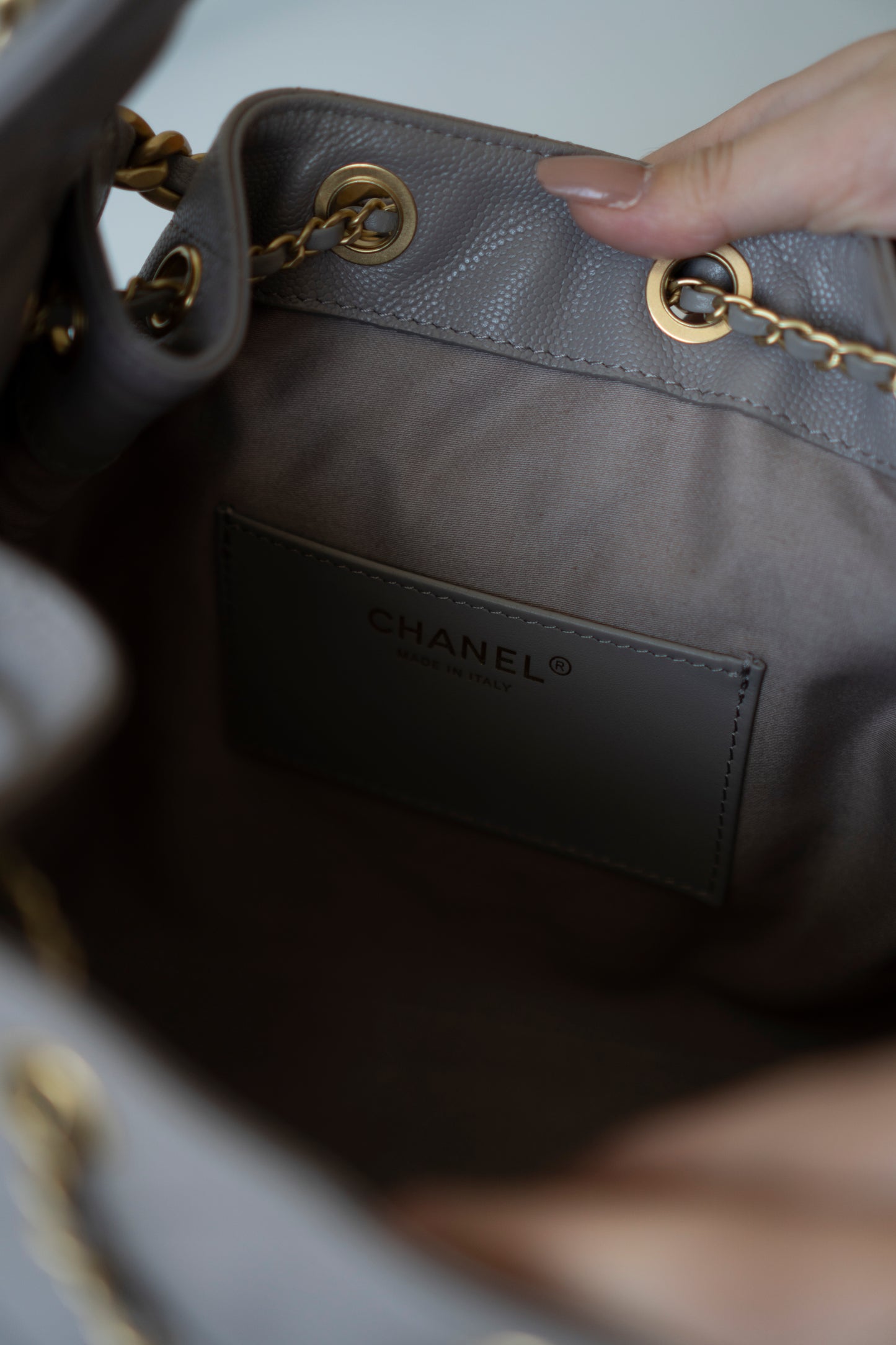 C25 Small Hobo Bag – Grey Caviar with Puple Undertone And Antique Gold Hardware