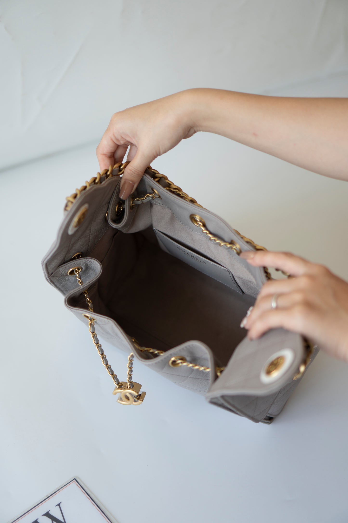 C25 Small Hobo Bag – Grey Caviar with Puple Undertone And Antique Gold Hardware