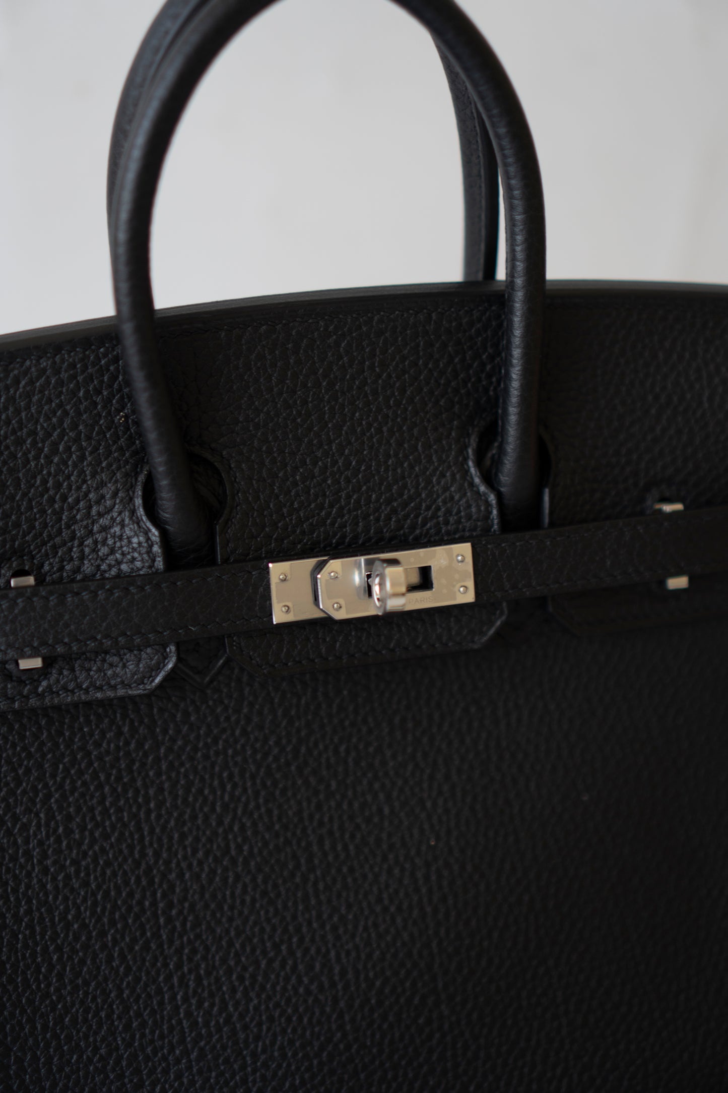 BK 25 Noir Togo with Palladium Hardware – Natural Veining