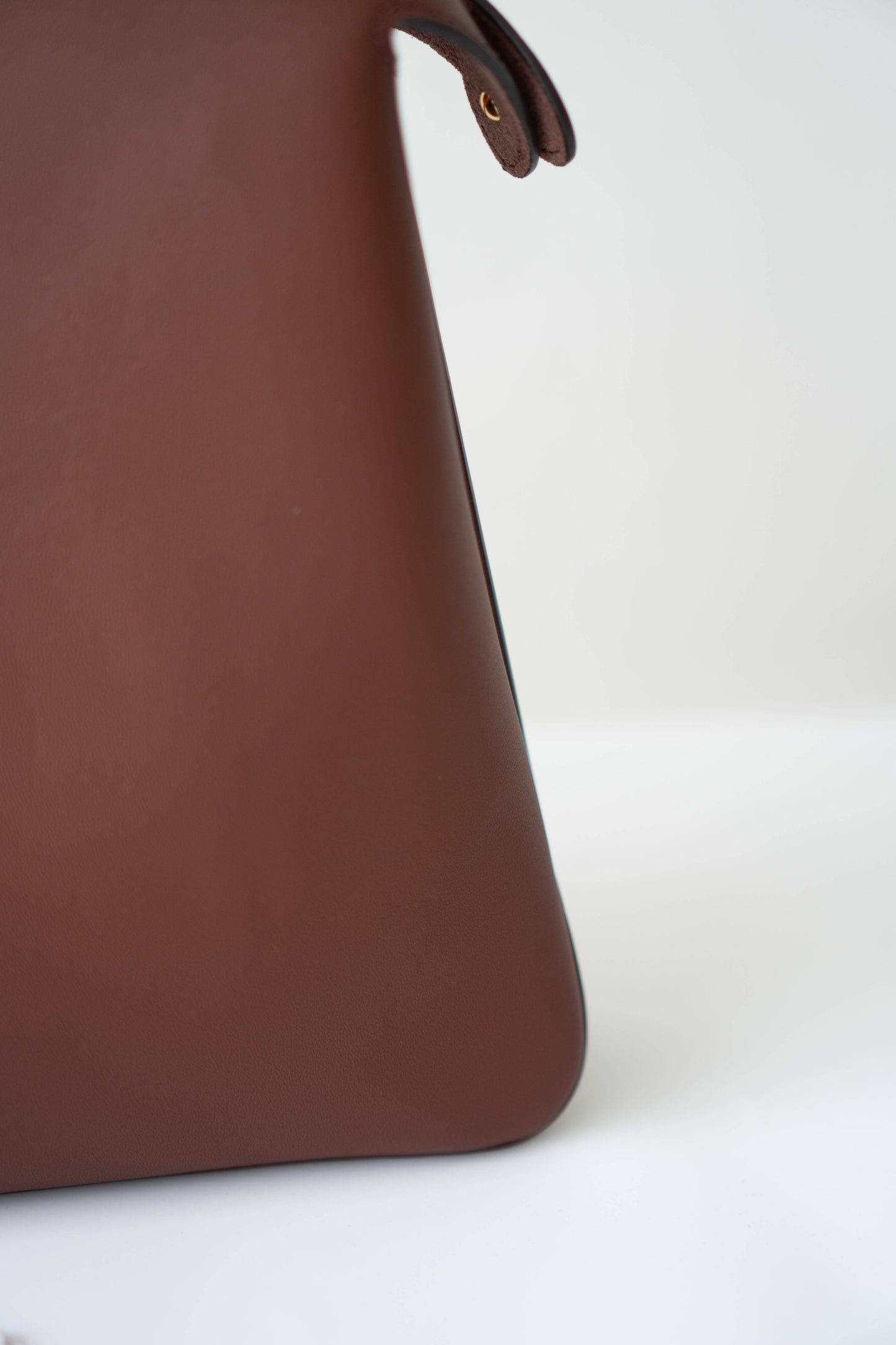 Peeka boo Soft Medium – Burgundy with Gold Hardware