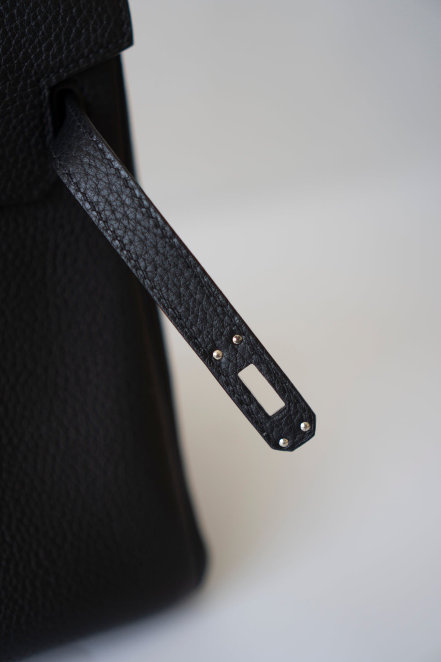 BK 25 Noir Togo with Palladium Hardware – Natural Veining