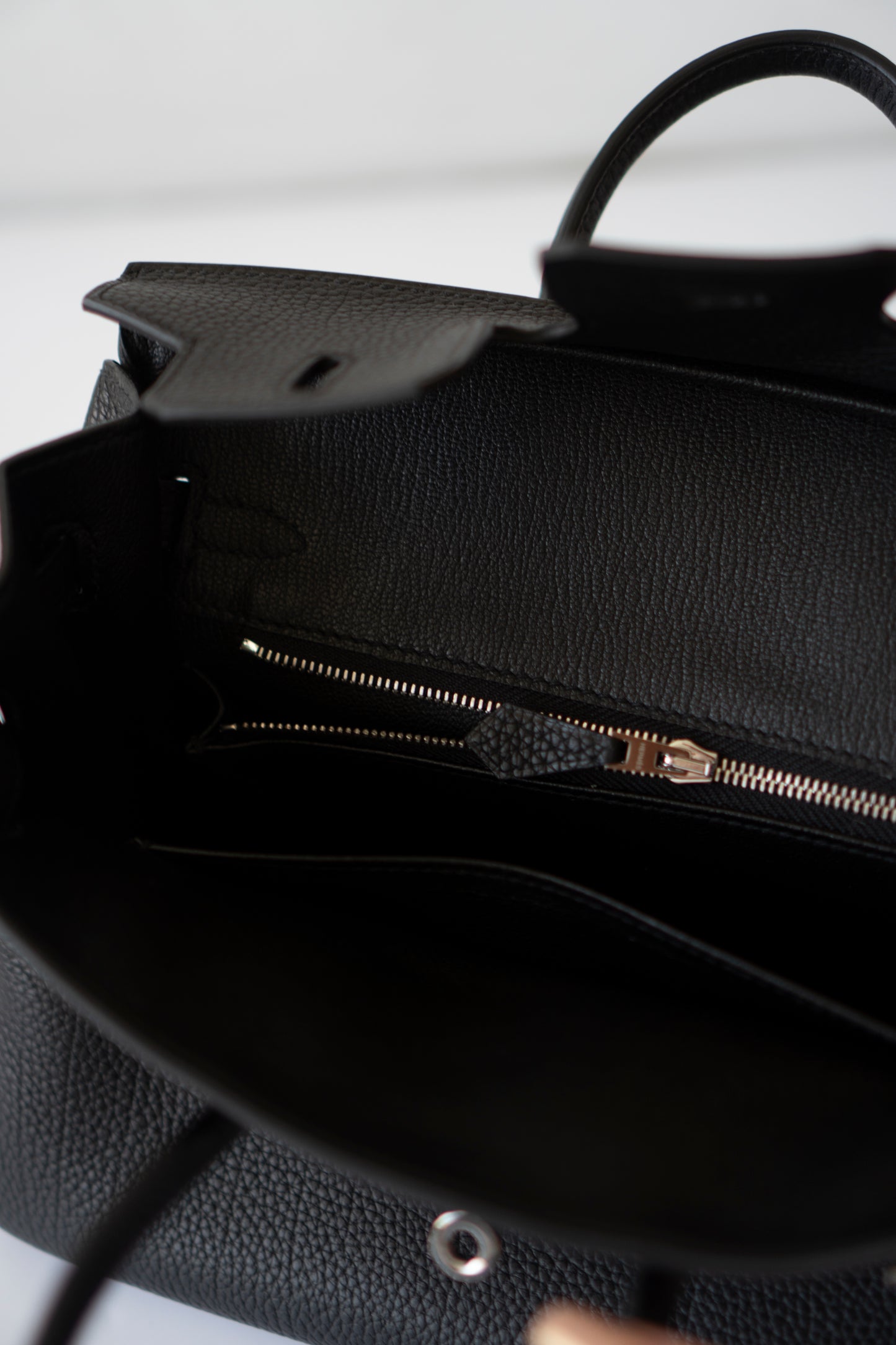 BK 25 Noir Togo with Palladium Hardware – Natural Veining