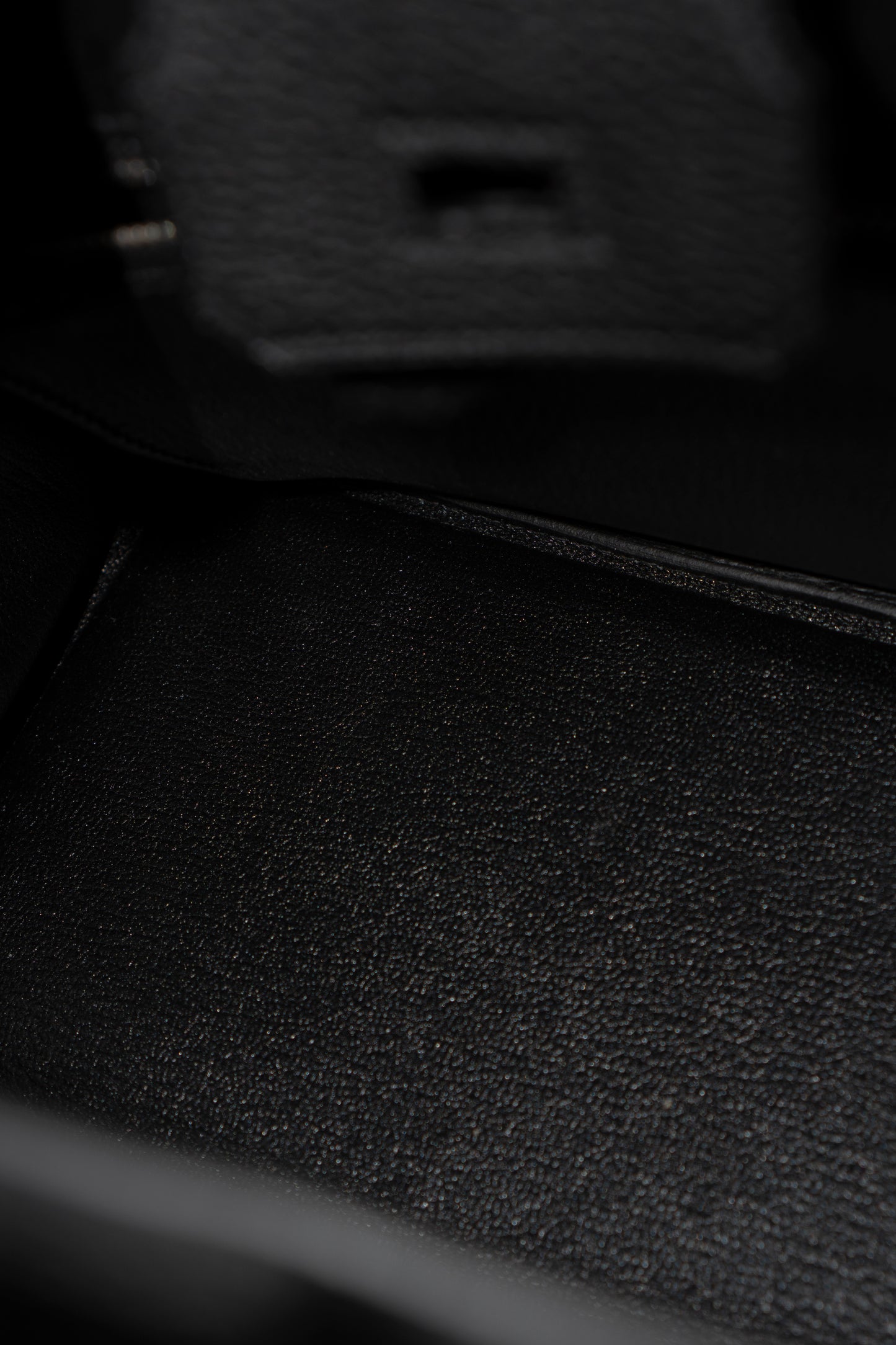 BK 25 Noir Togo with Palladium Hardware – Natural Veining