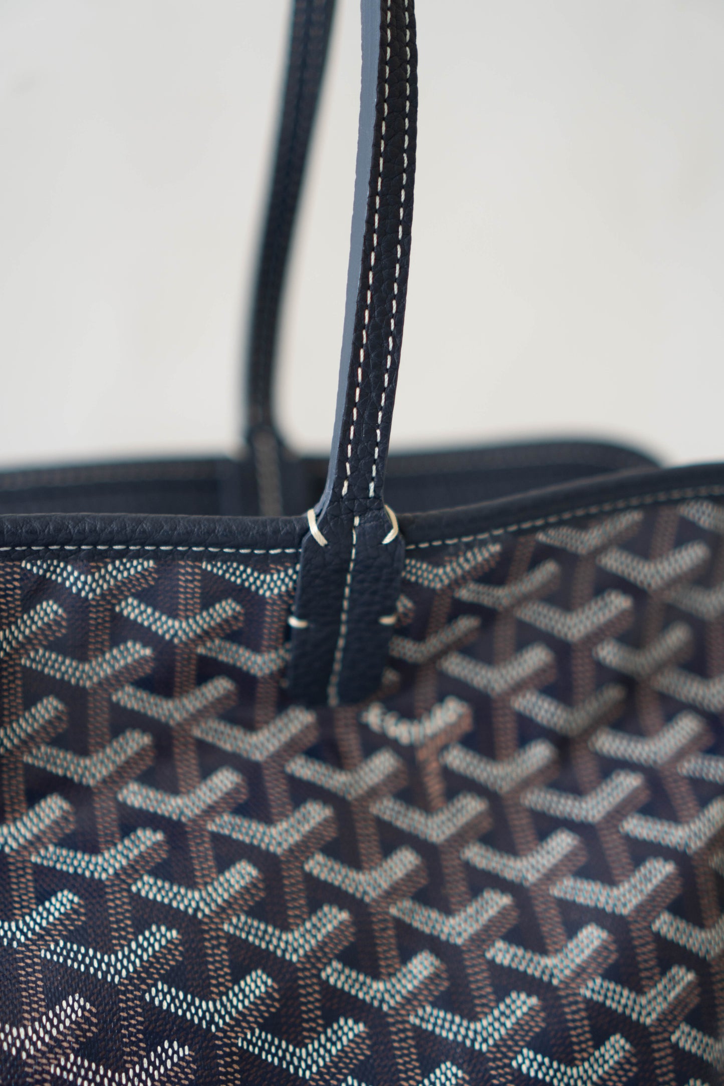 Sac Hardy PM – Navy Blue Canvas with Leather Trim
