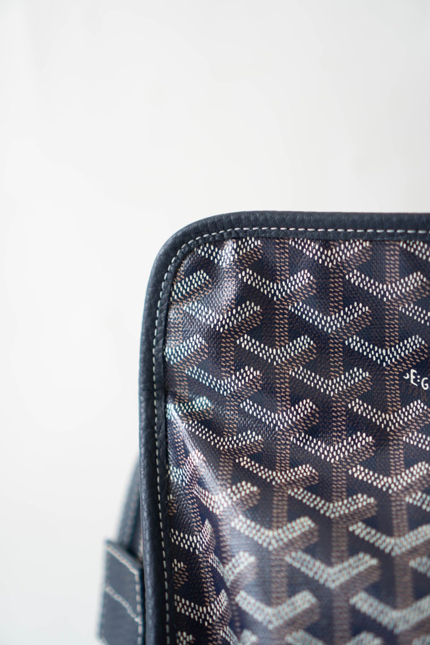 Sac Hardy PM – Navy Blue Canvas with Leather Trim