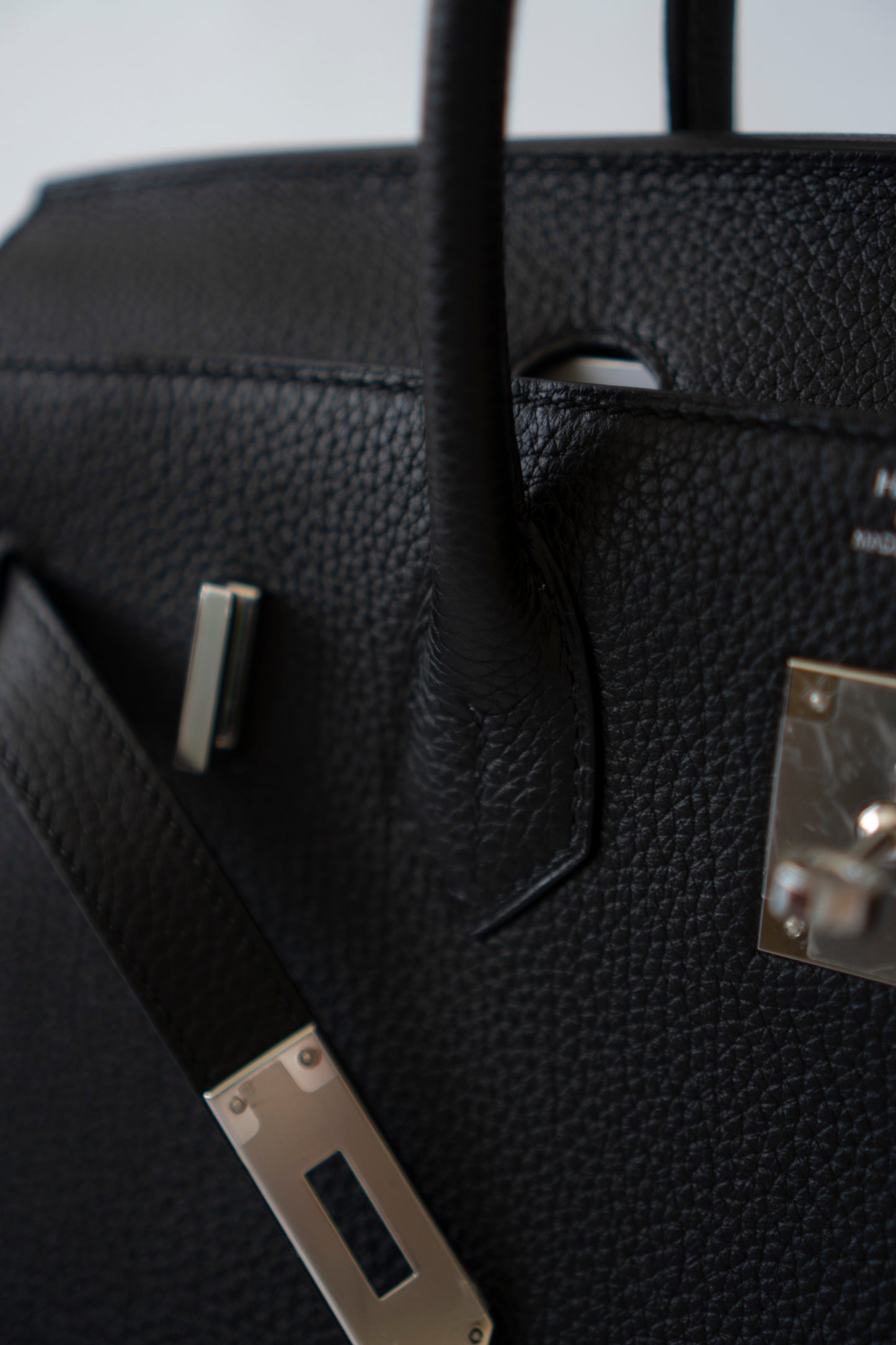 Birkin 30 – Noir Togo Leather With Intricate Natural Veining, Palladium Hardware