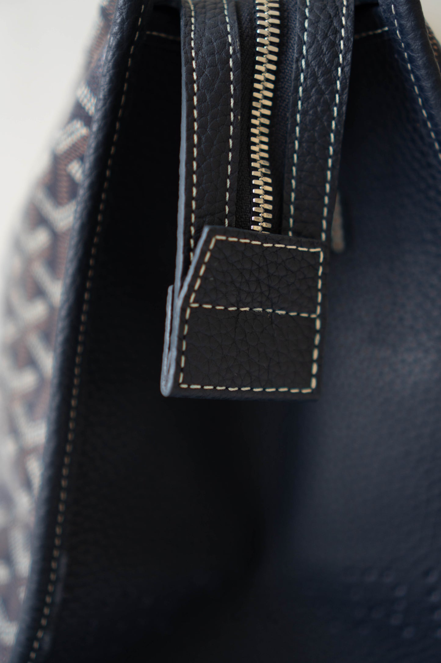 Sac Hardy PM – Navy Blue Canvas with Leather Trim