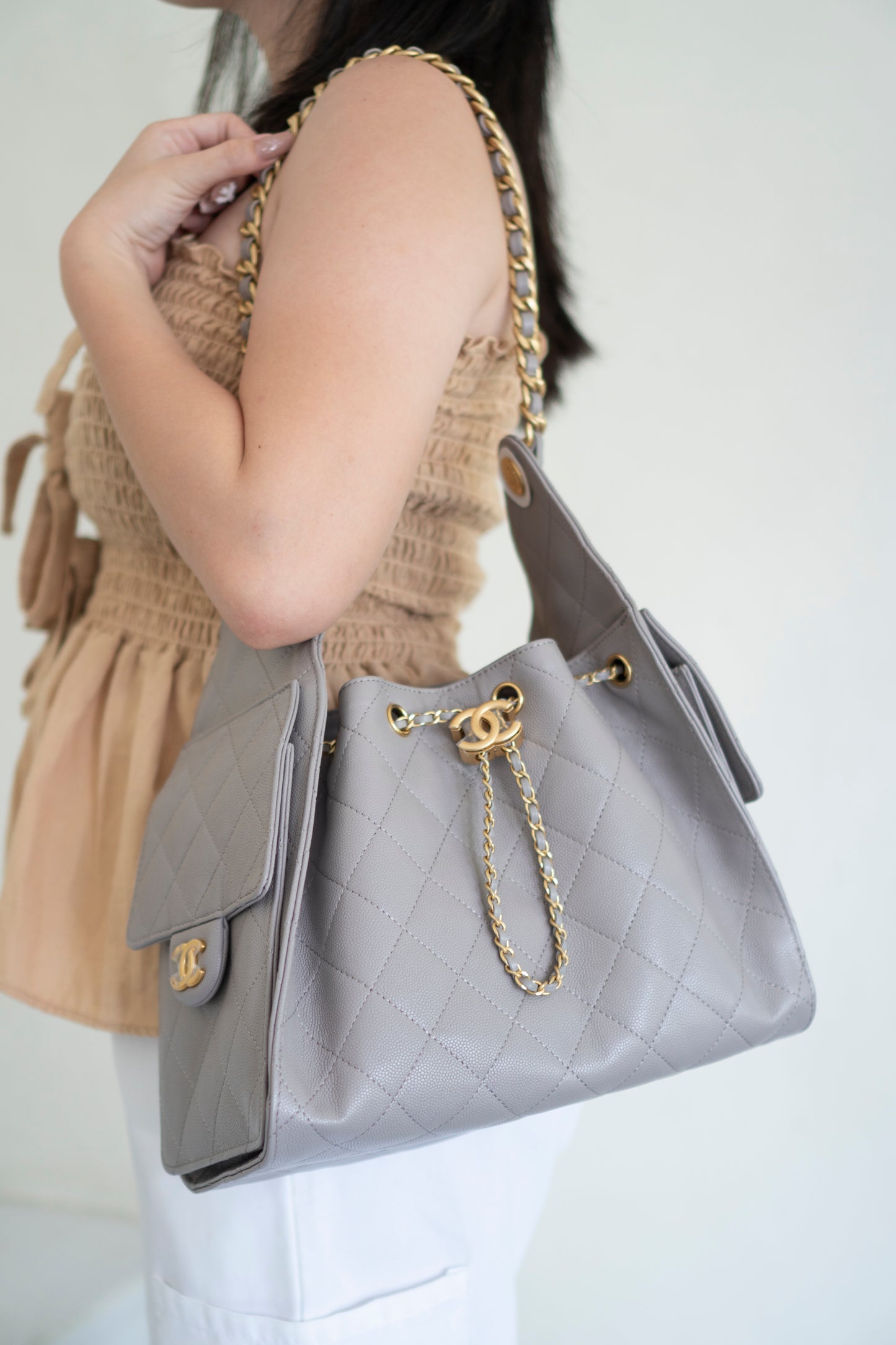 C25 Small Hobo Bag – Grey Caviar with Puple Undertone And Antique Gold Hardware
