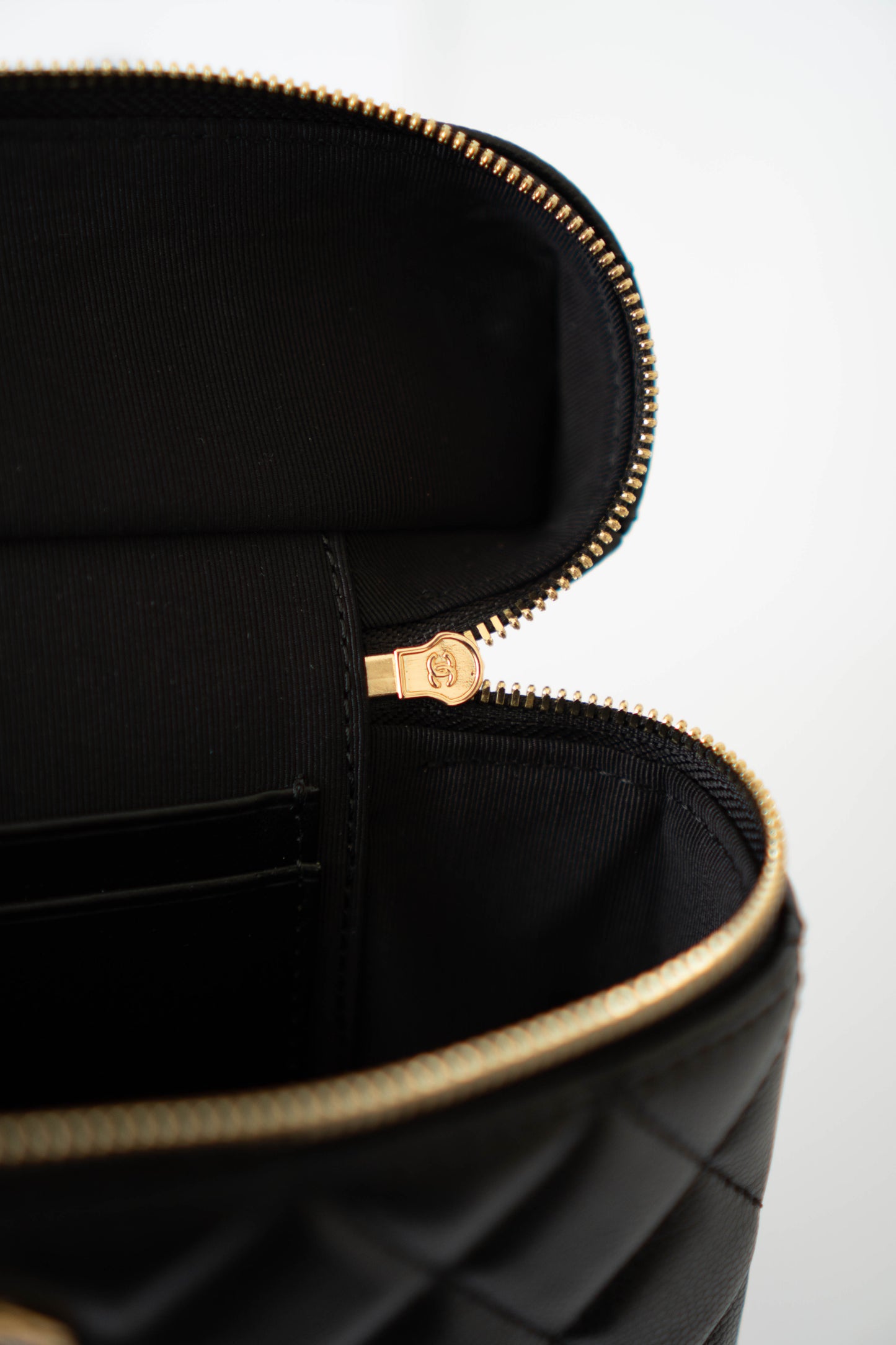 Vanity Case Mini – Black Caviar with Gold Hardware