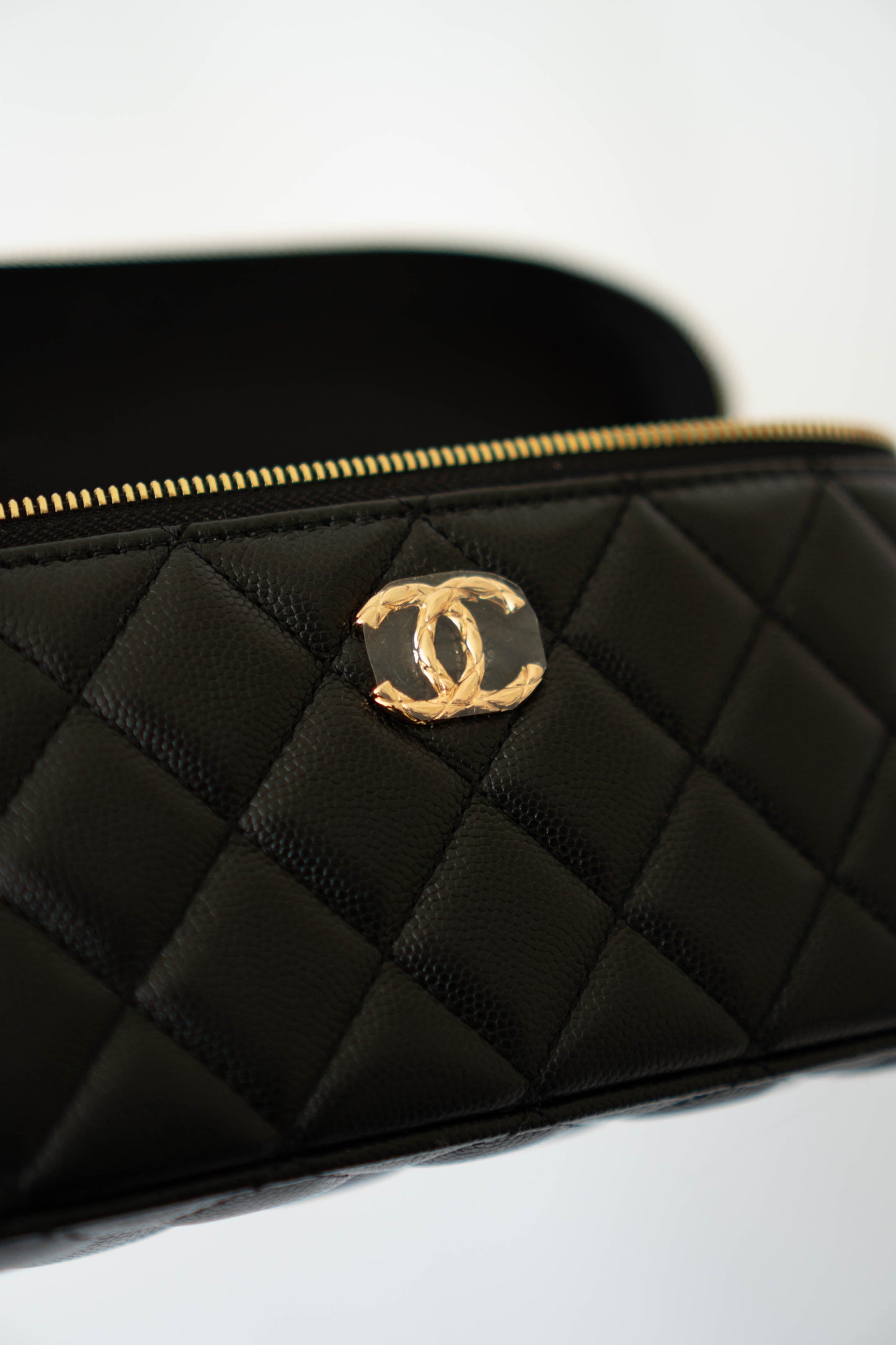 Vanity Case Mini – Black Caviar with Gold Hardware