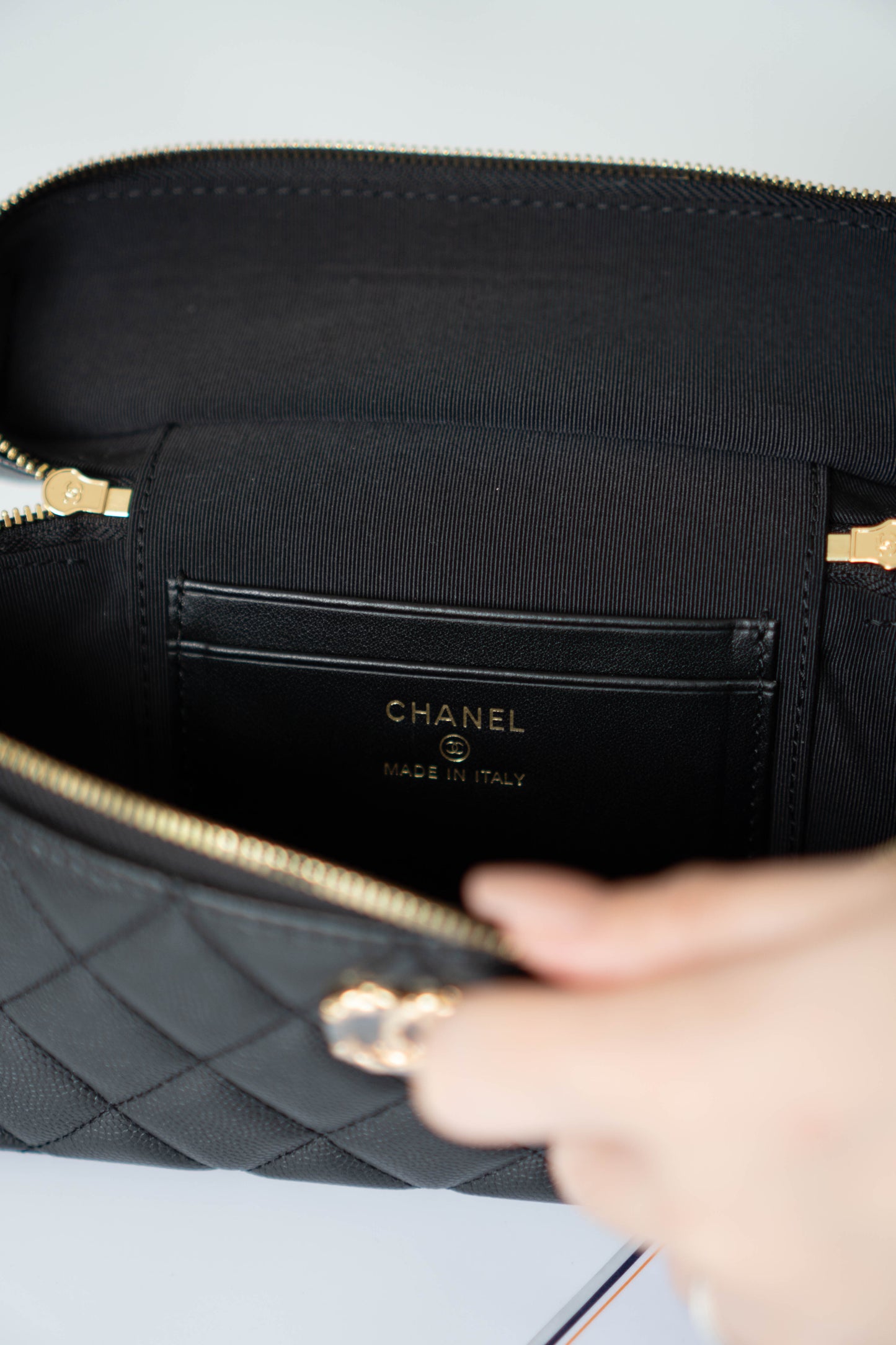 Vanity Case Mini – Black Caviar with Gold Hardware