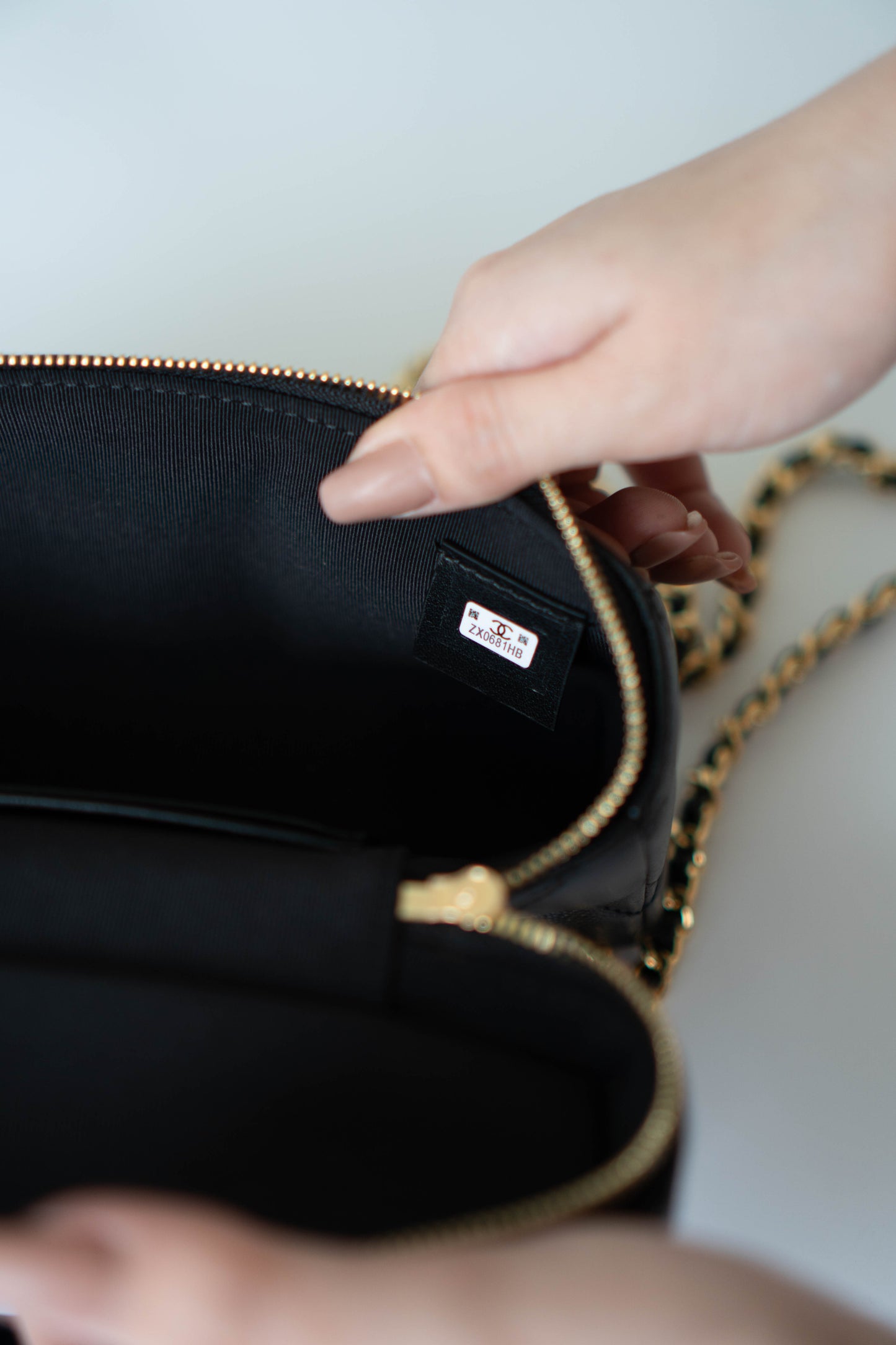 Vanity Case Mini – Black Caviar with Gold Hardware