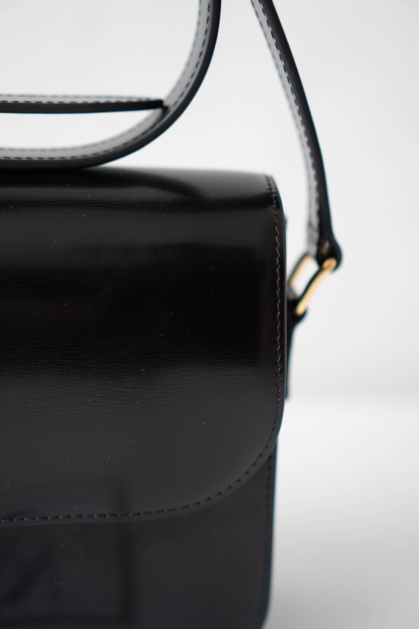 Triomphe Medium – Black Box Leather with Gold Hardware